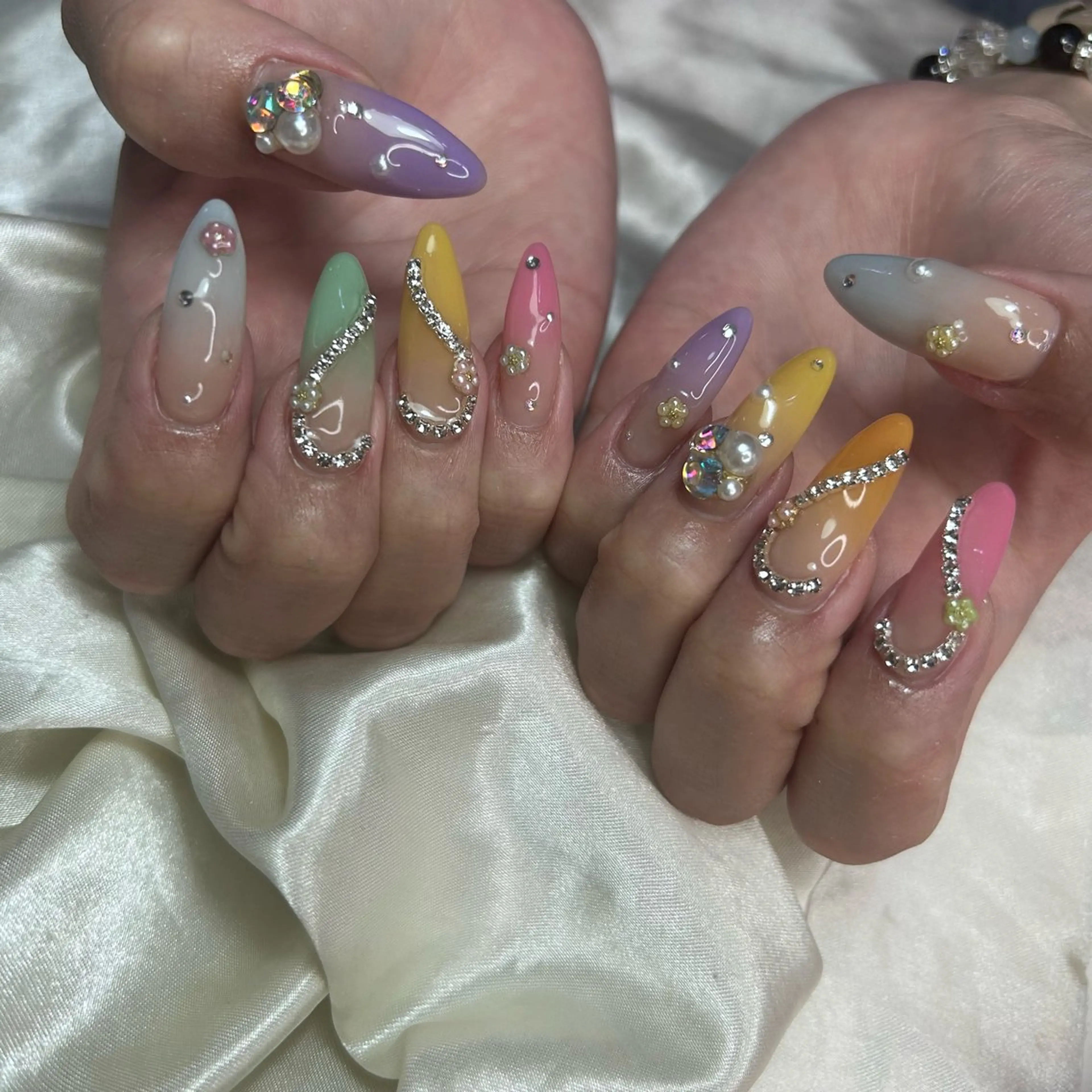 ネイル ハンドネイル 西岡 杏のネイルデザイン