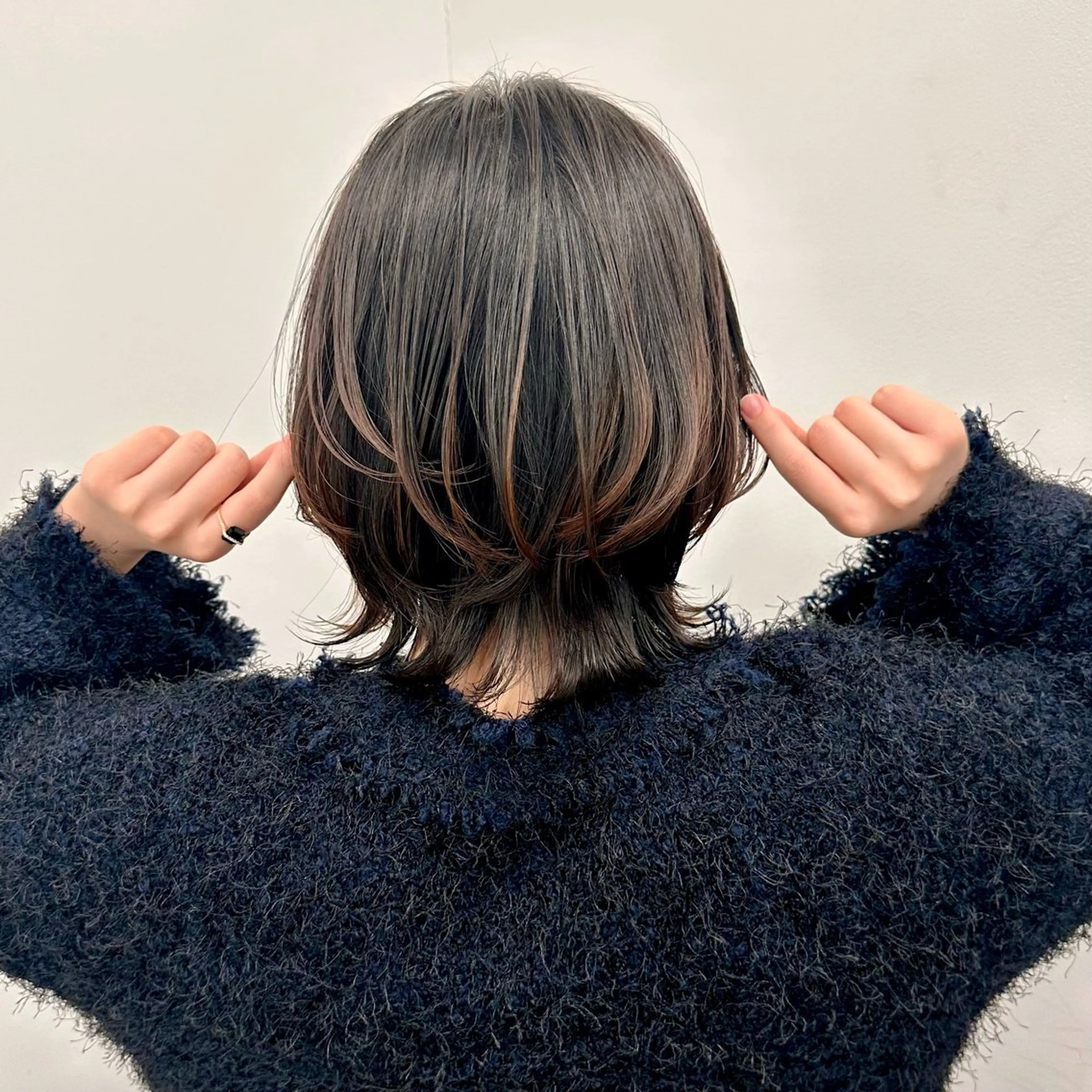 ミディアム ブリーチなし/レイヤ ー特化🌈Tommyのヘアスタイル