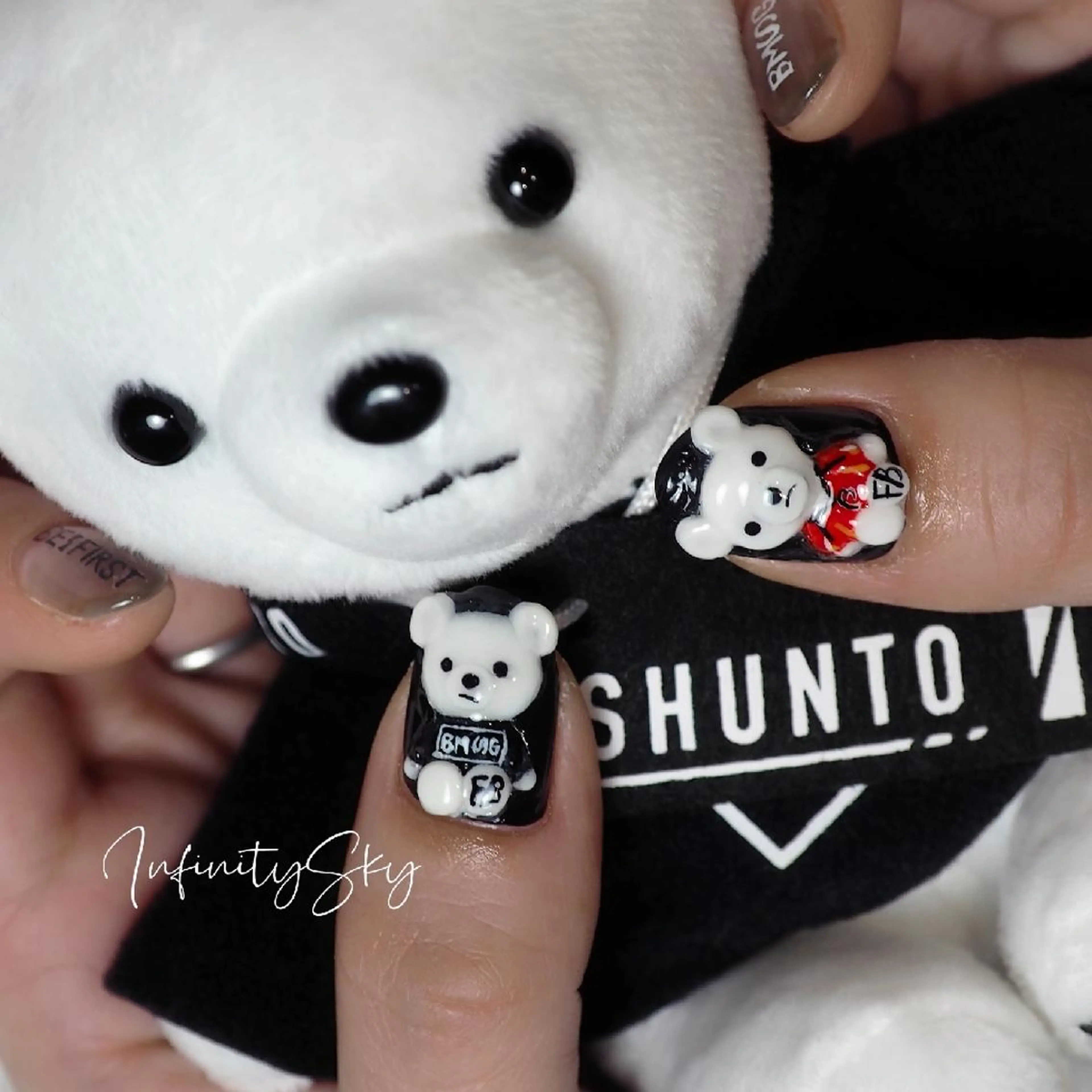 ネイル infinity skyのネイルデザイン