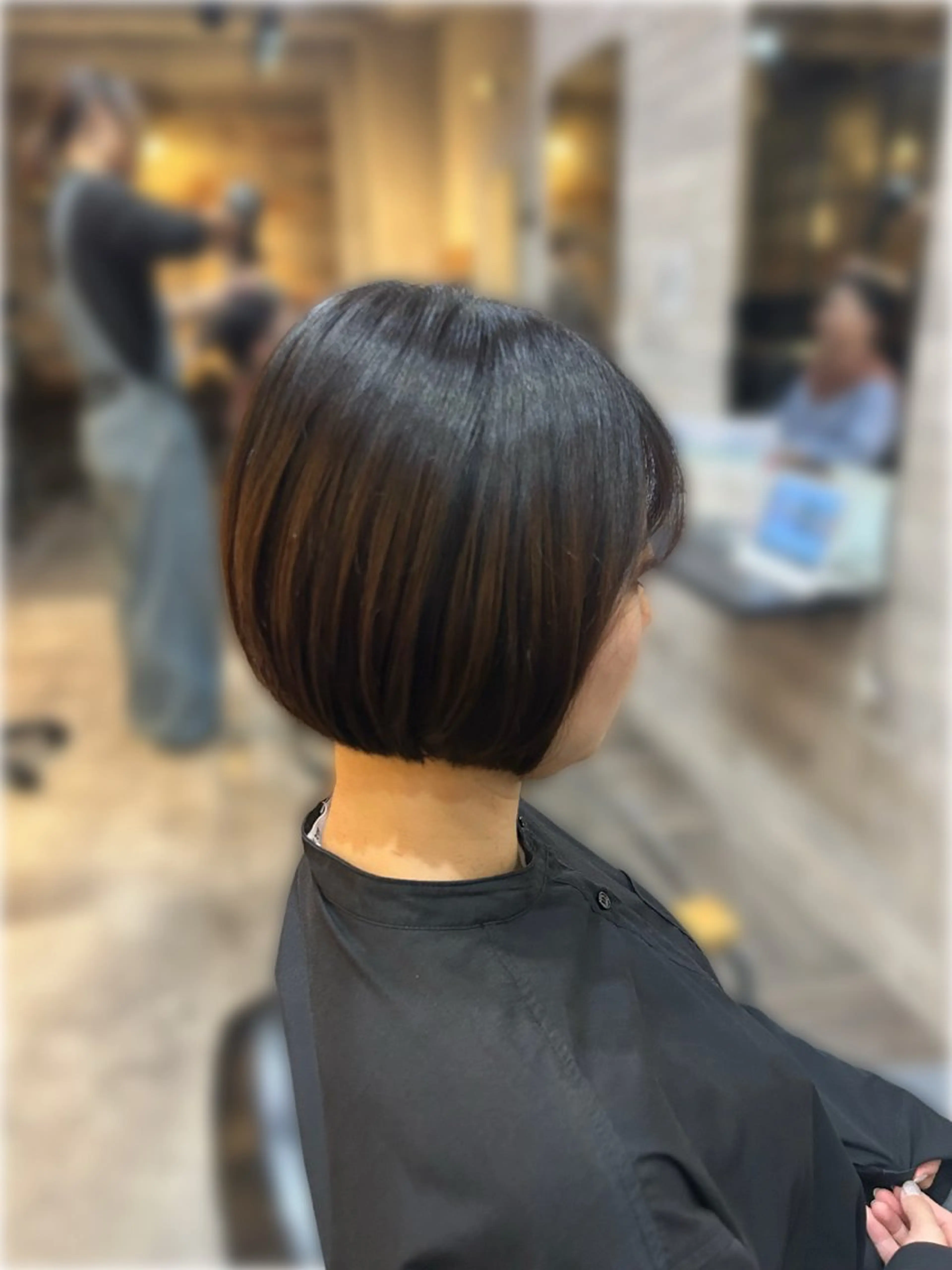 ショート lafith hair Glanz 桂所属・かじももな｜縮毛矯正 ｜透明感カラーのヘアスタイル