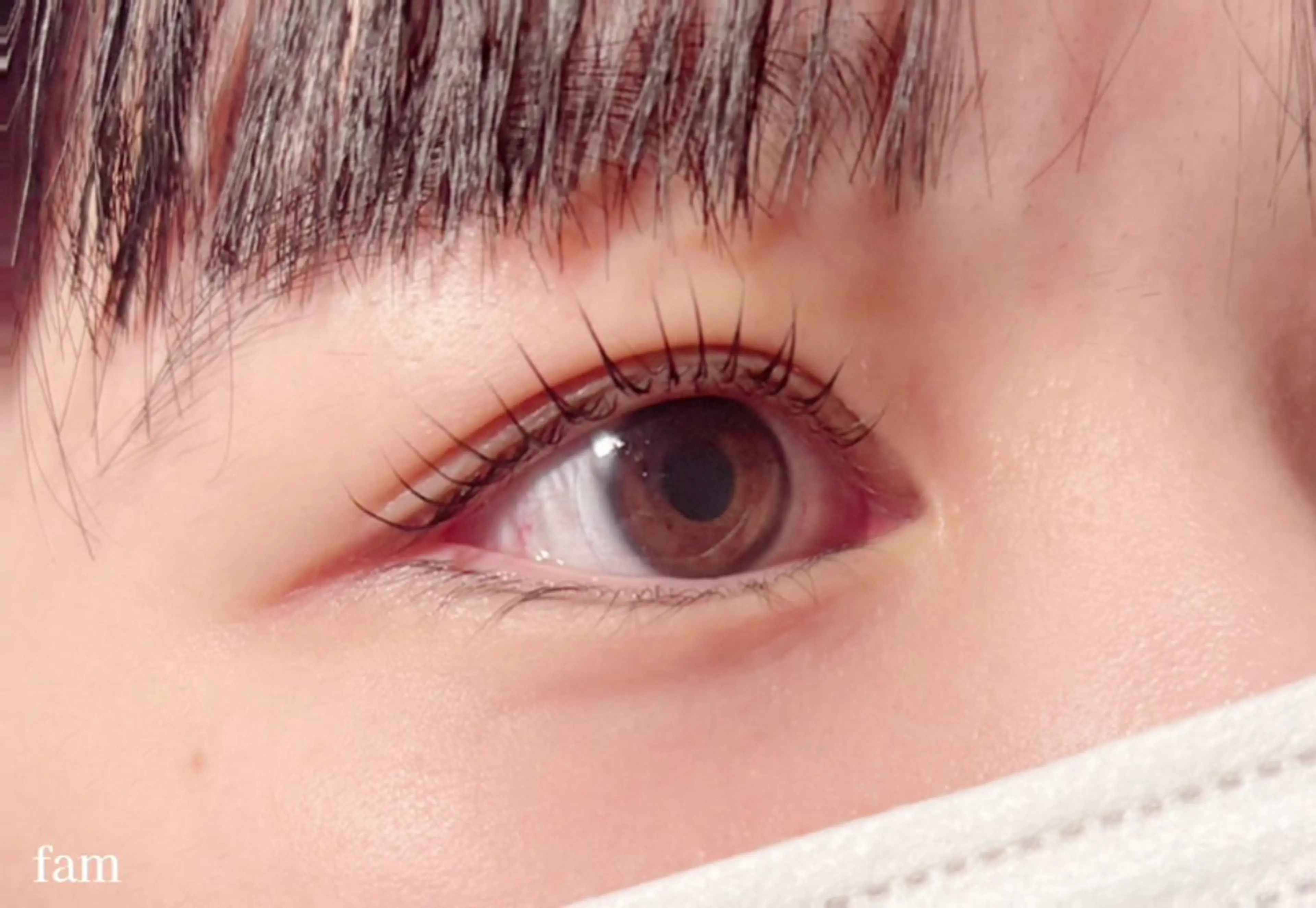 下向きまつげでも安心/まつげパーマの写真