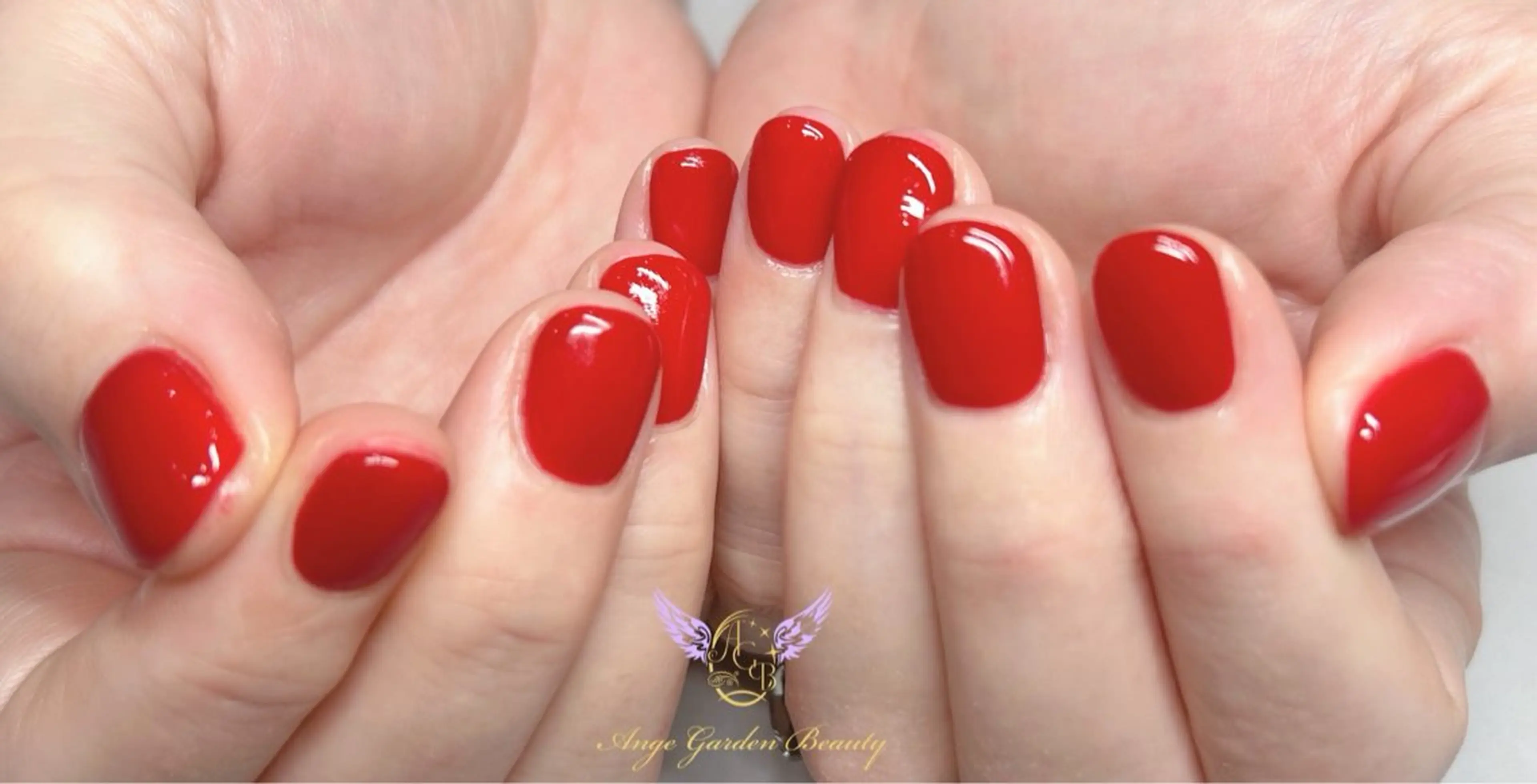 ネイル ワンカラーネイル 赤色 ハンドネイル AngeGarden Beautymihoのネイルデザイン