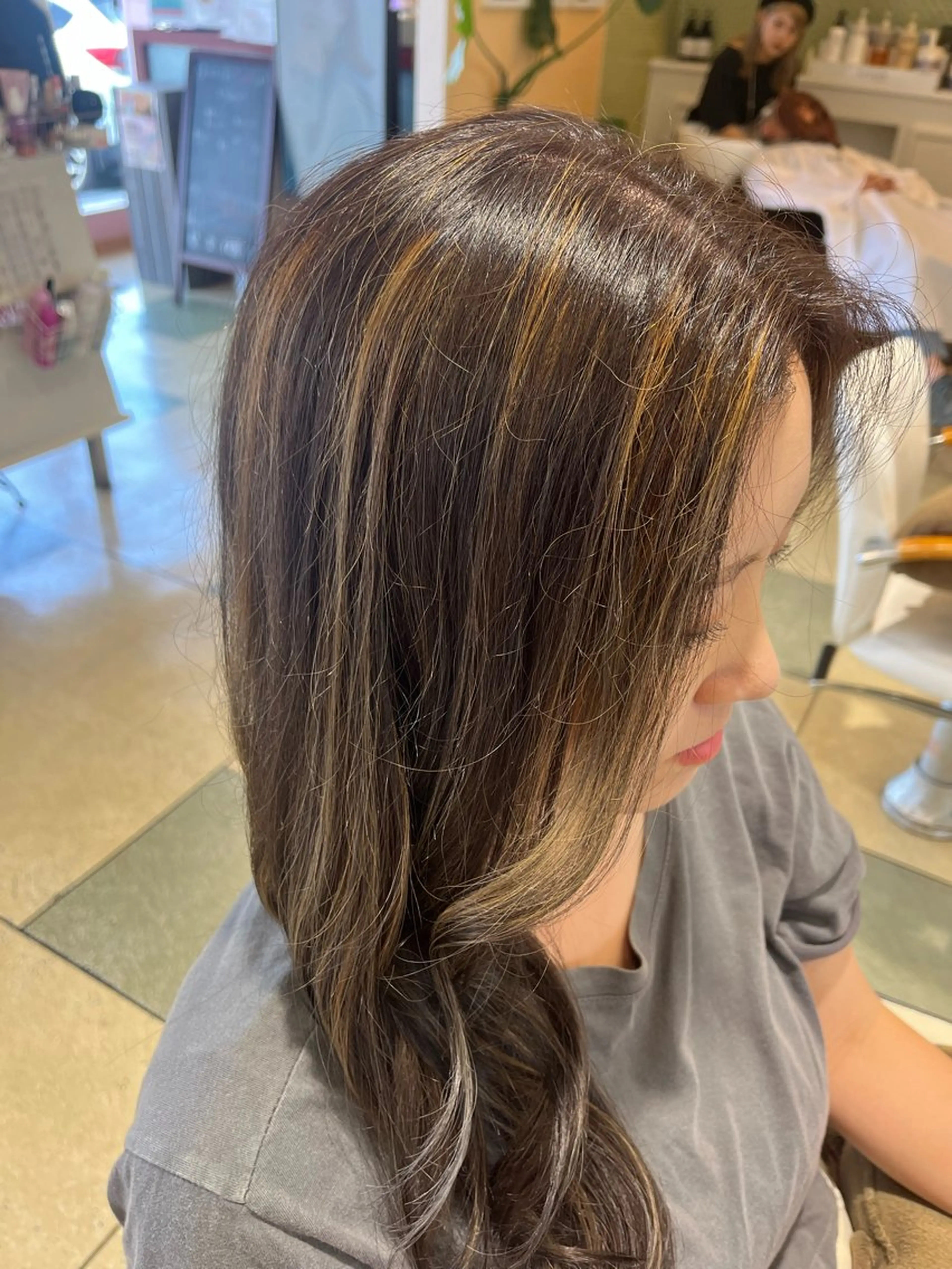 ロング カラー ヘアカラー トリートメント ベージュカラー⌇﻿ くびれヘア.𐙚心音のヘアスタイル