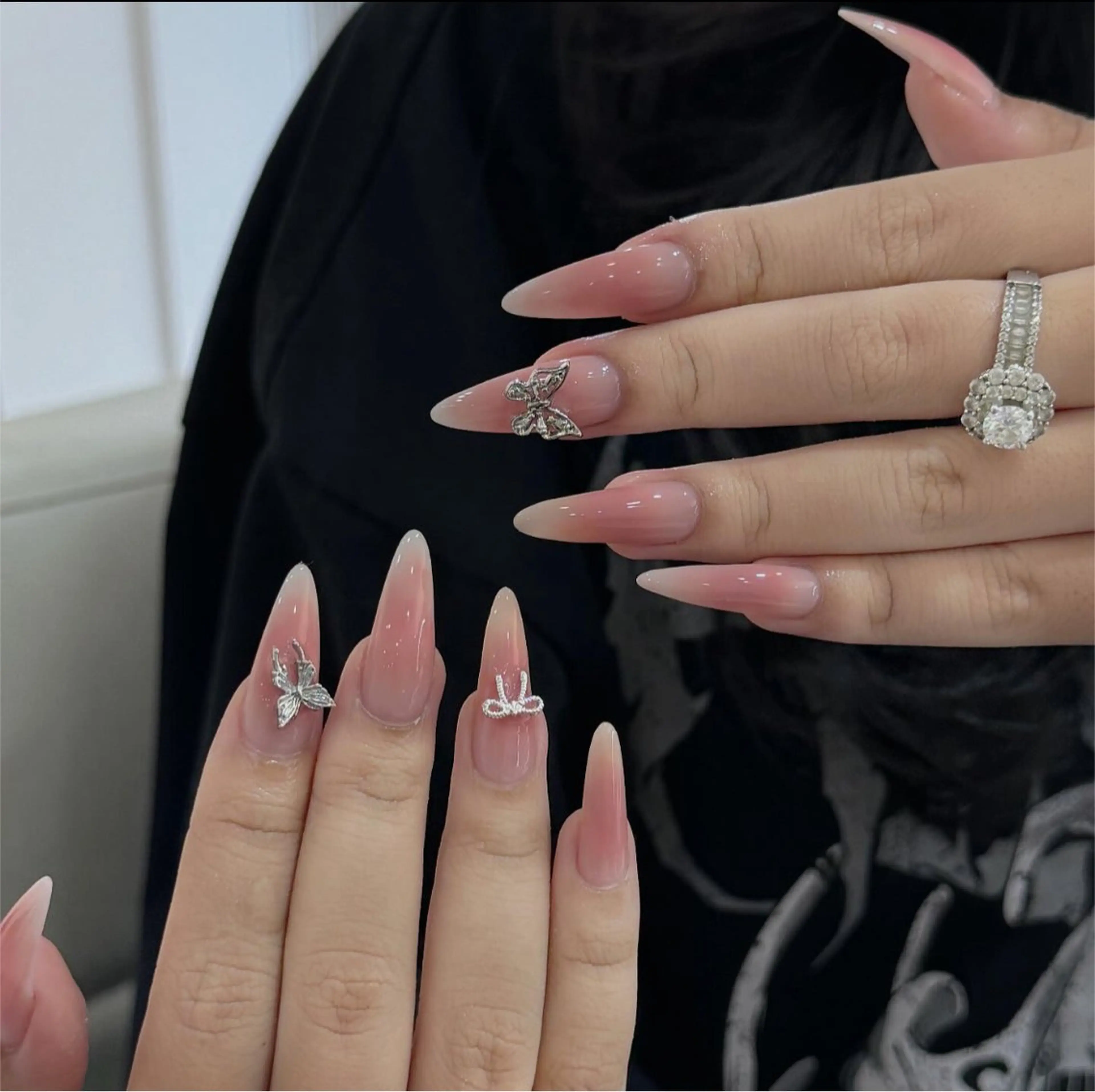 ネイル アートネイル ジェルネイル グラデーション マグネットネイル ニュアンスネイル ハンドネイル Ryu Nail Studio所属・Ryu Nail 新大久保のネイルデザイン