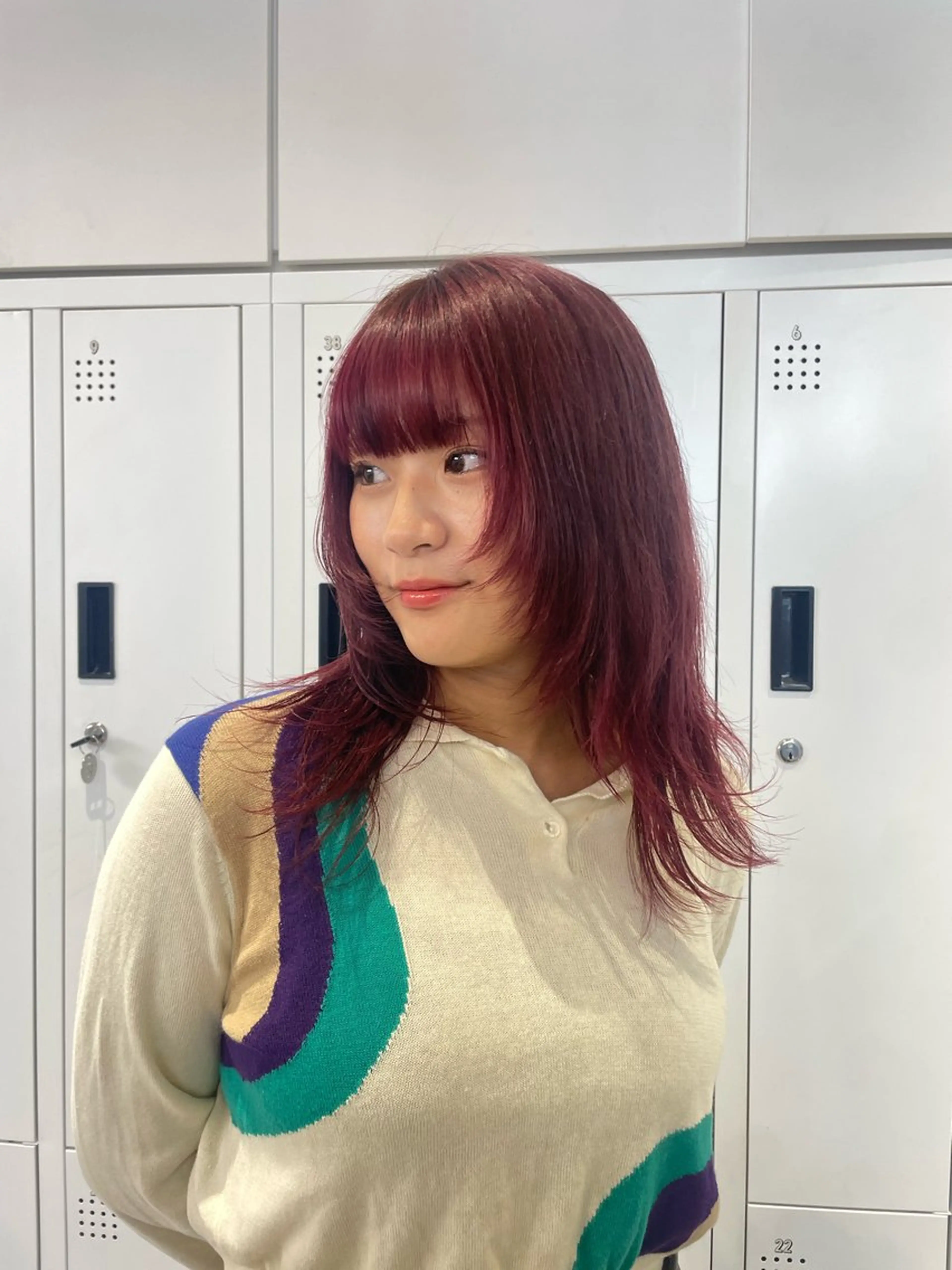 ミディアム カラー ヘアカラー 🌟暖色系ハイトーン 🌟AIのヘアスタイル