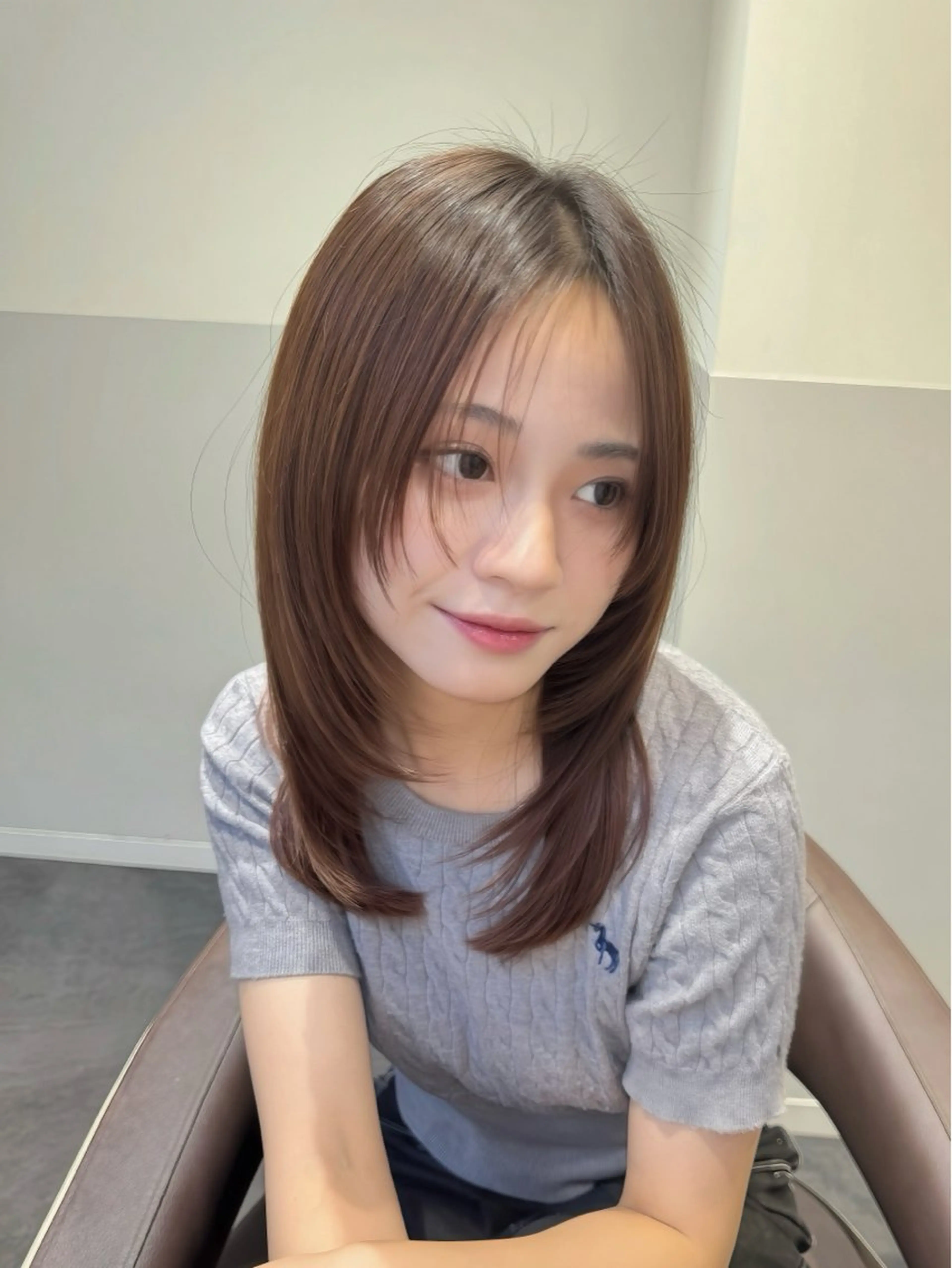 セミロング カラー レイヤーカット 小顔カット SALOWIN新宿三丁目【サロウィン】所属・レイヤー🔶髪質改善 🔶透明感カラー青木のヘアスタイル