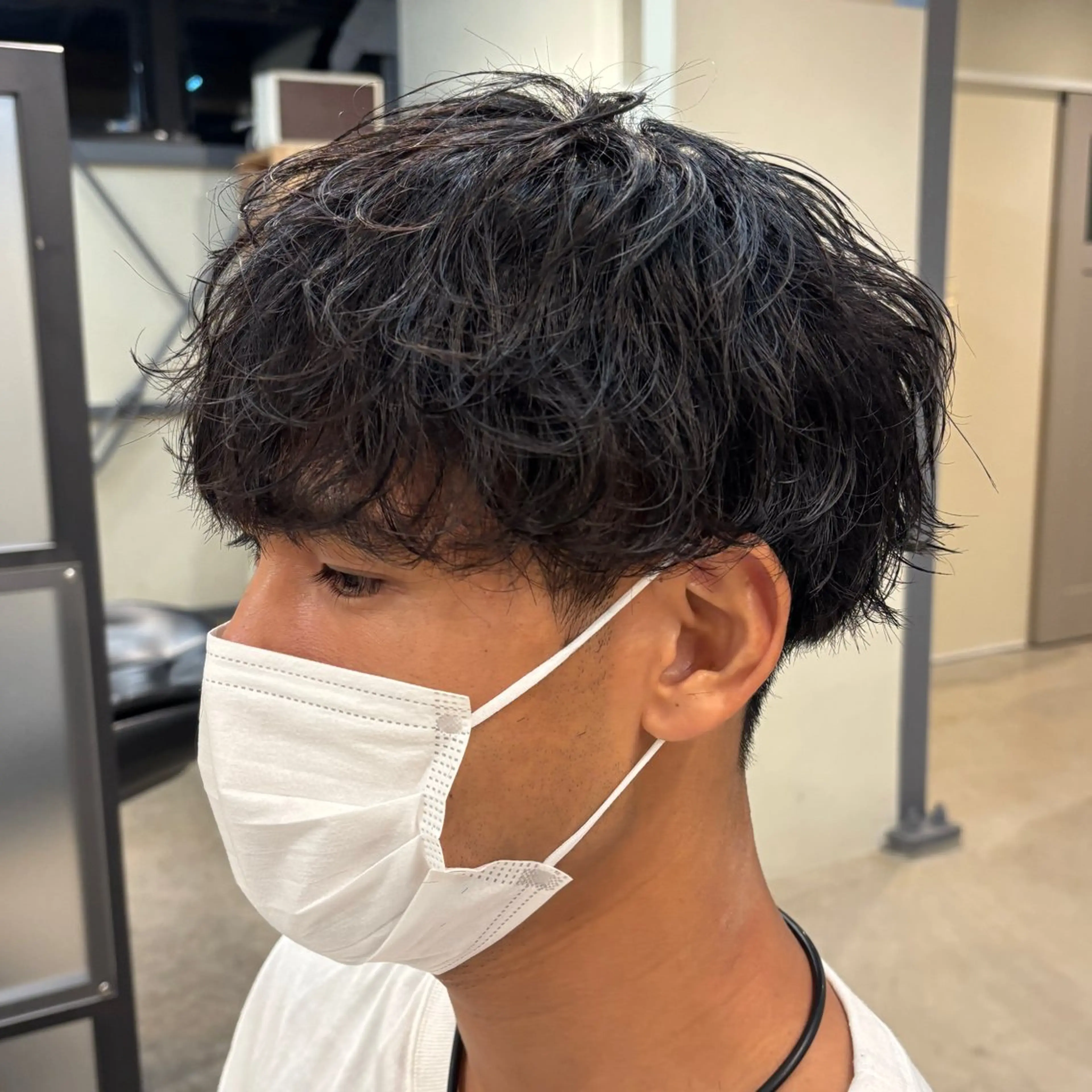 ショート パーマ メンズ メンズパーマ 波巻きパーマ カット パーマ ユウリ YURIのヘアスタイル