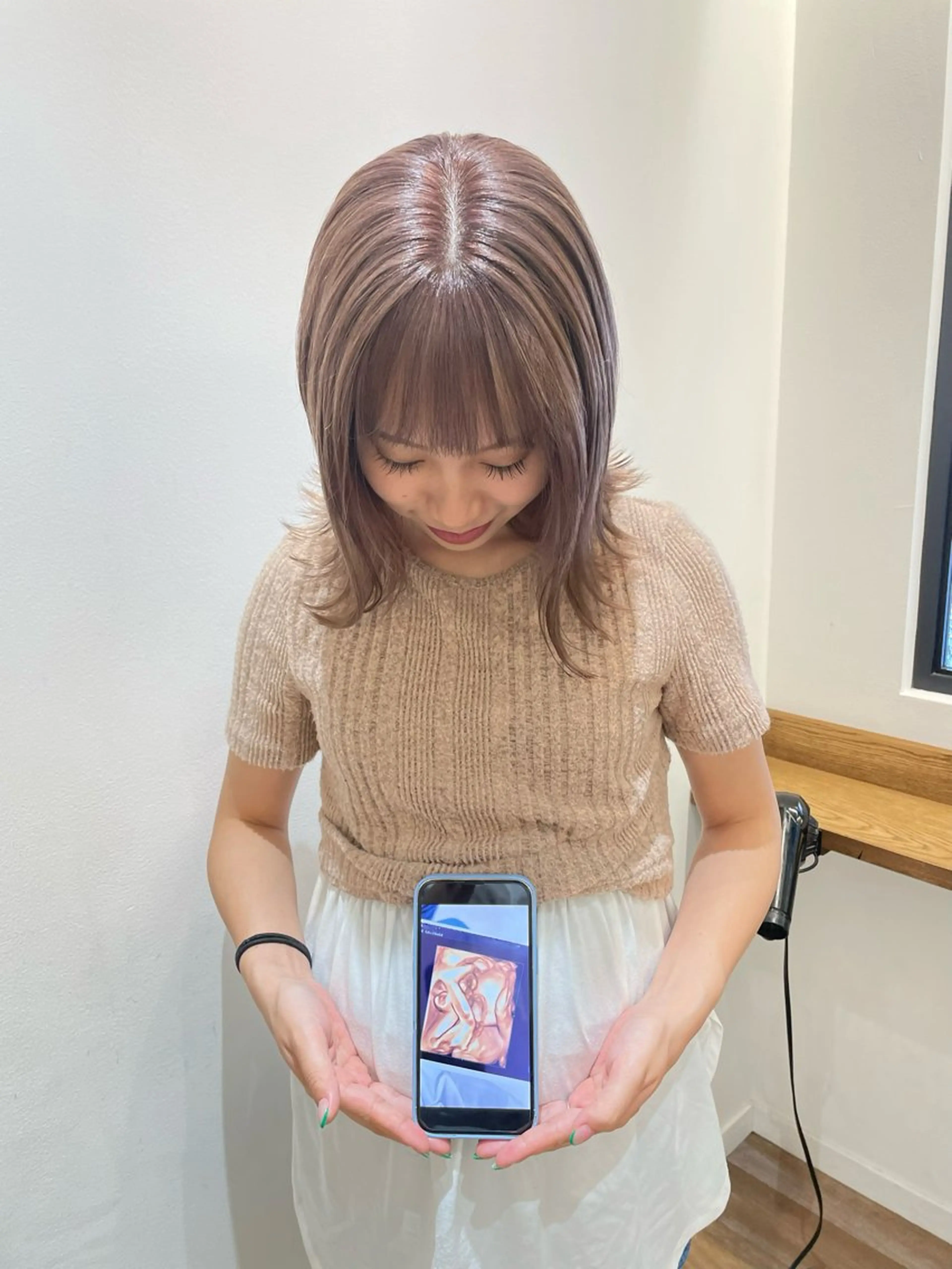 カラー 栗林 茉那のヘアスタイル