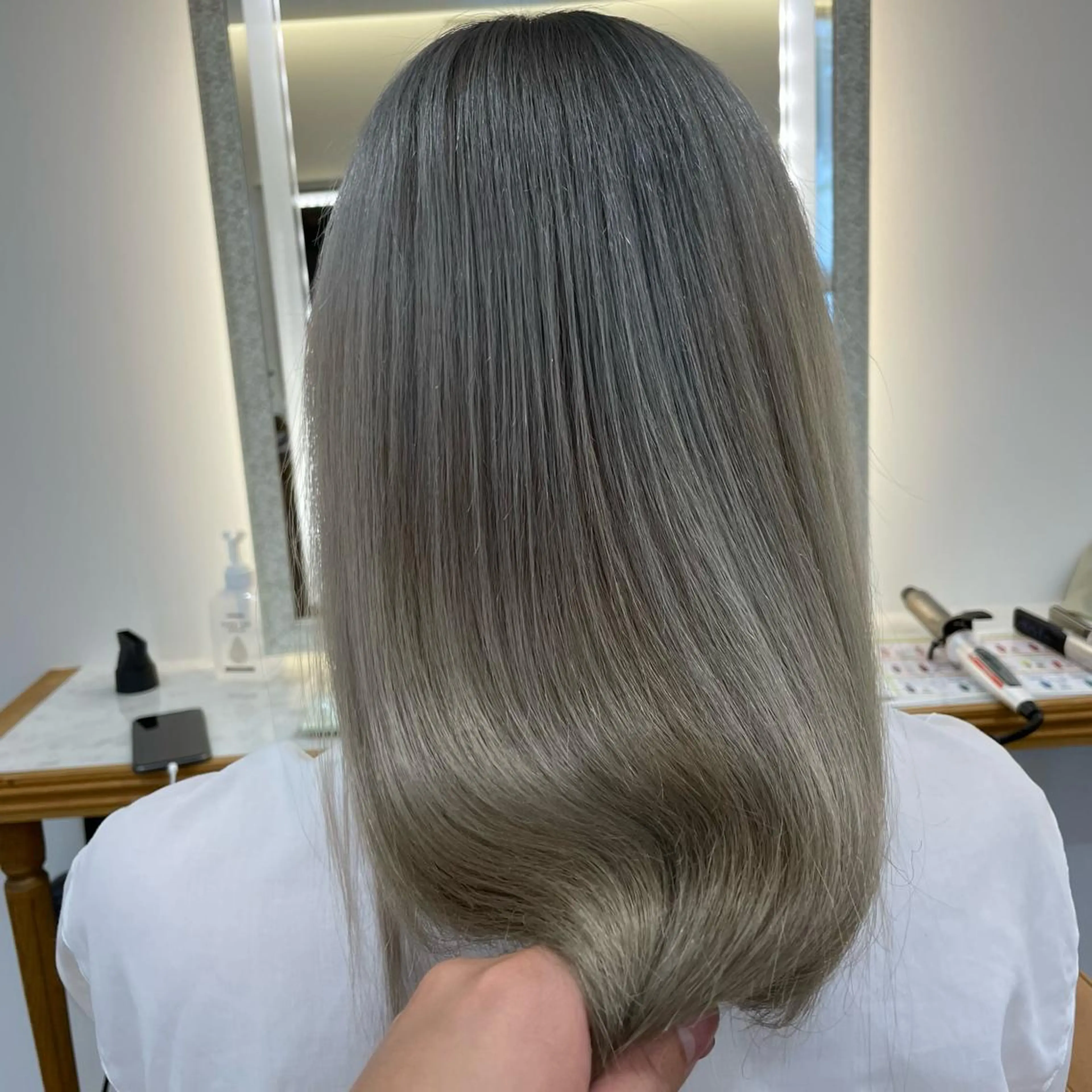 ロング ヘアカラー トリートメント ブリーチ毛矯正.髪質 改善.髪にドラマをのヘアスタイル