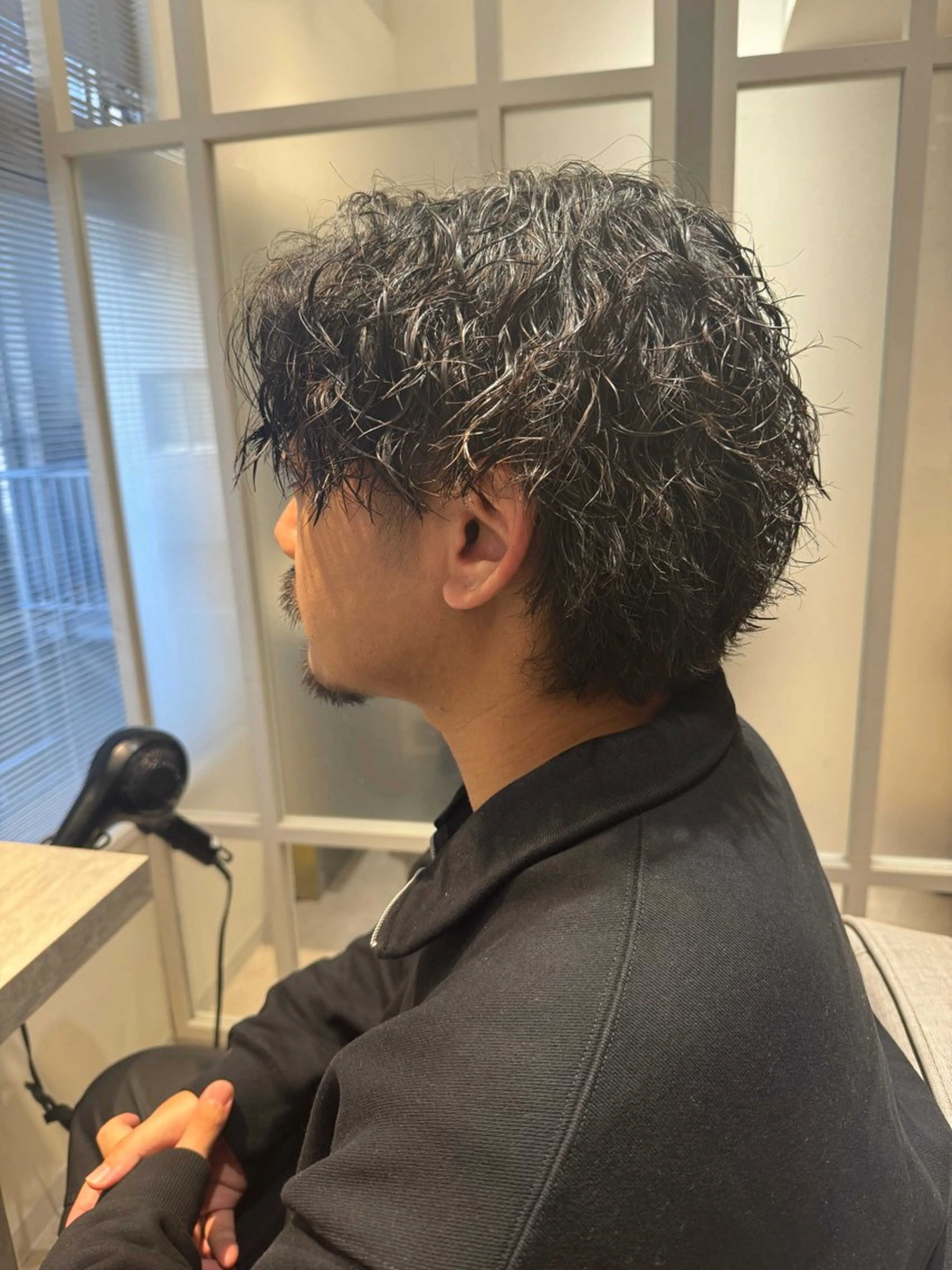 パーマ メンズ センターパート マッシュ メンズパーマ メンズショート ツイストスパイラルパーマ カット パーマ ⭕️メンズパーマ⭕️ 山口 裕太郎のヘアスタイル