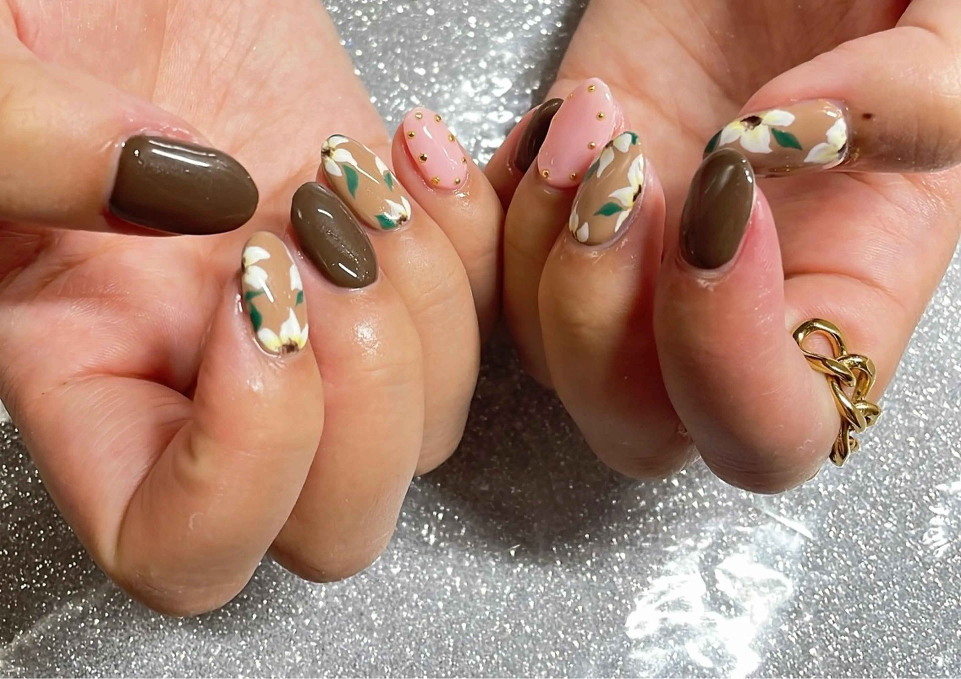 ネイル VIERU 🌈🎀💖のネイルデザイン