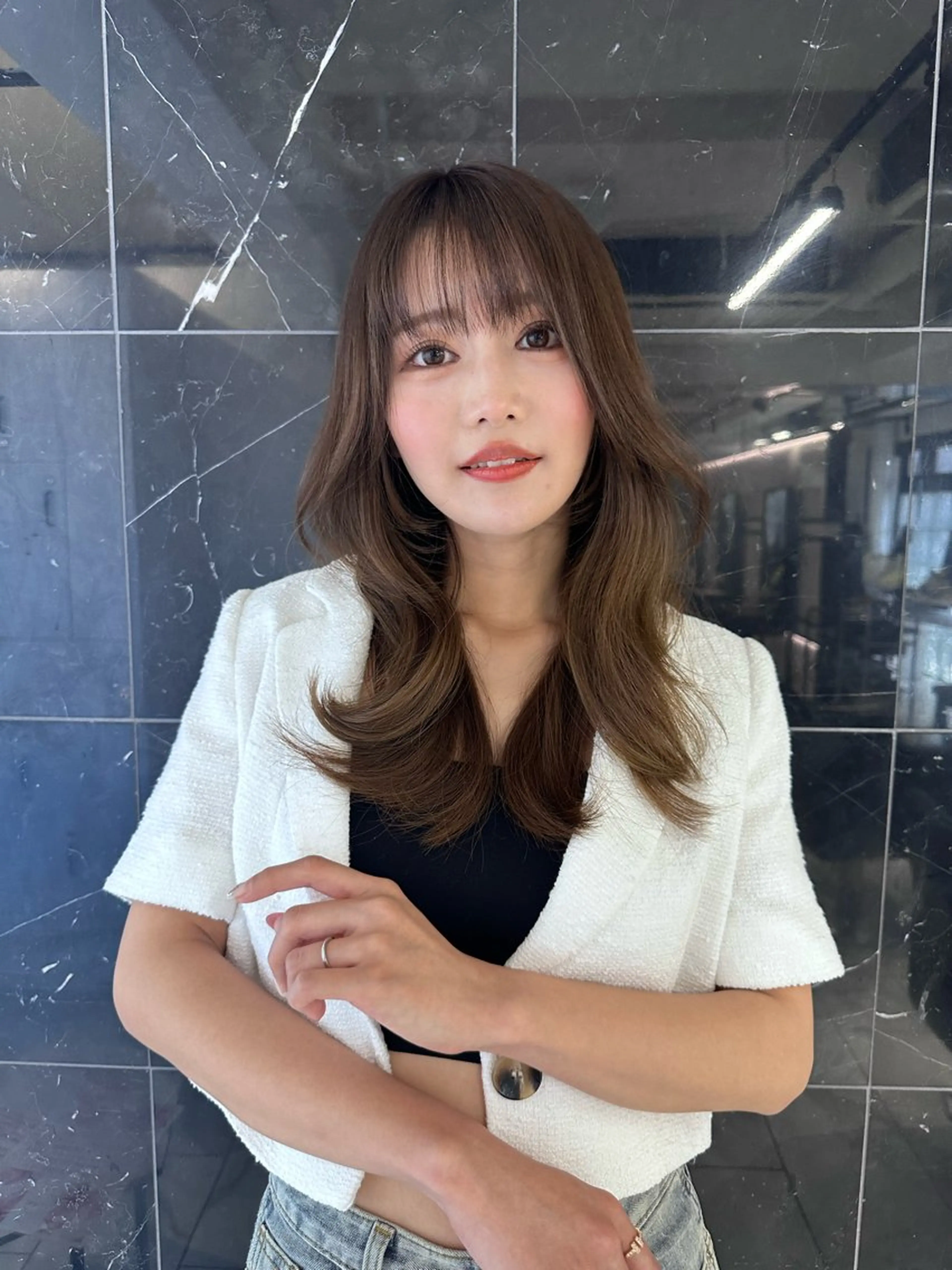 ミディアム カラー 小顔カット✨ 透明感カラーのヘアスタイル