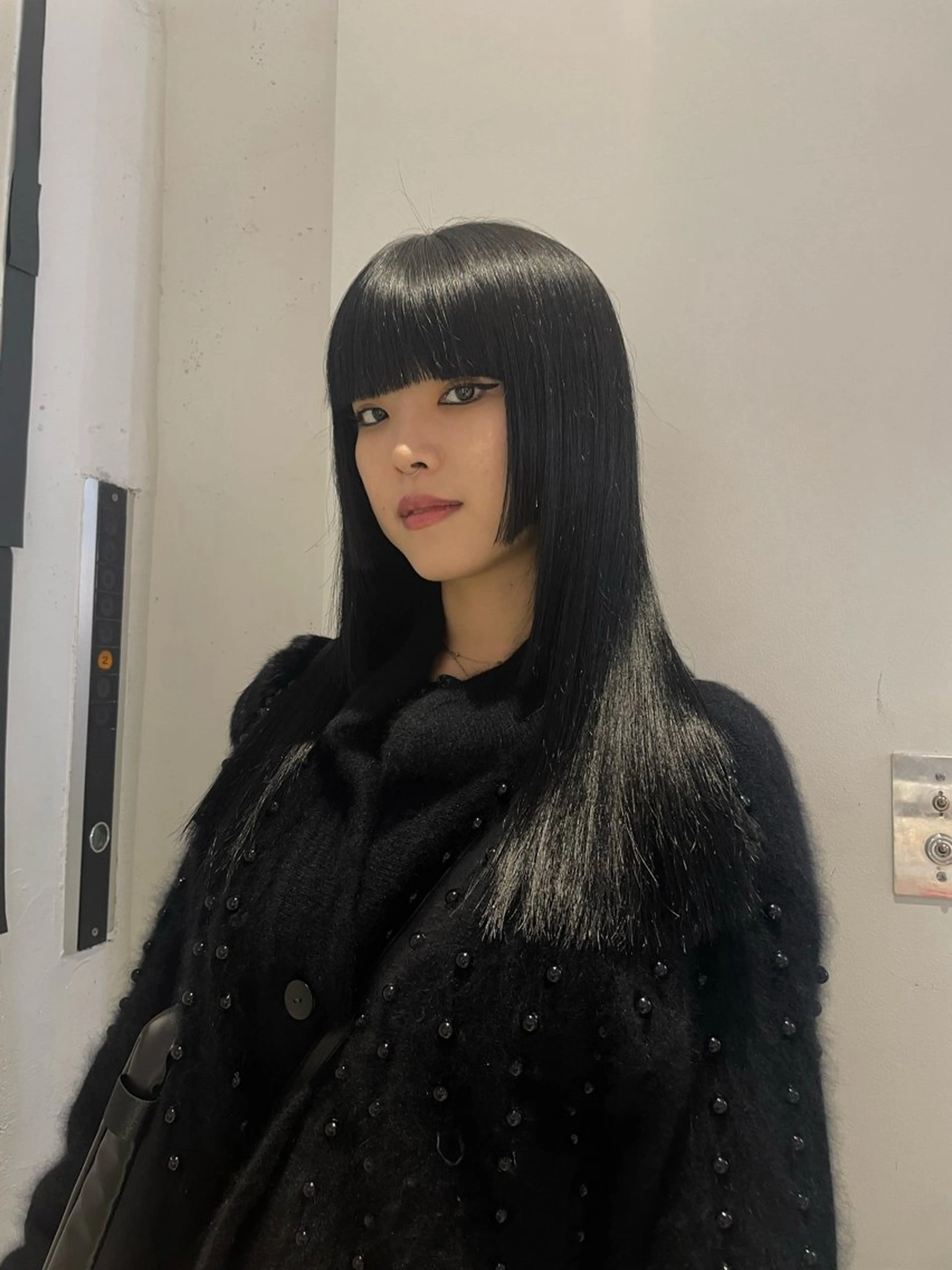 ミディアム カラー ヘアカラー 🌟暖色系ハイトーン 🌟AIのヘアスタイル