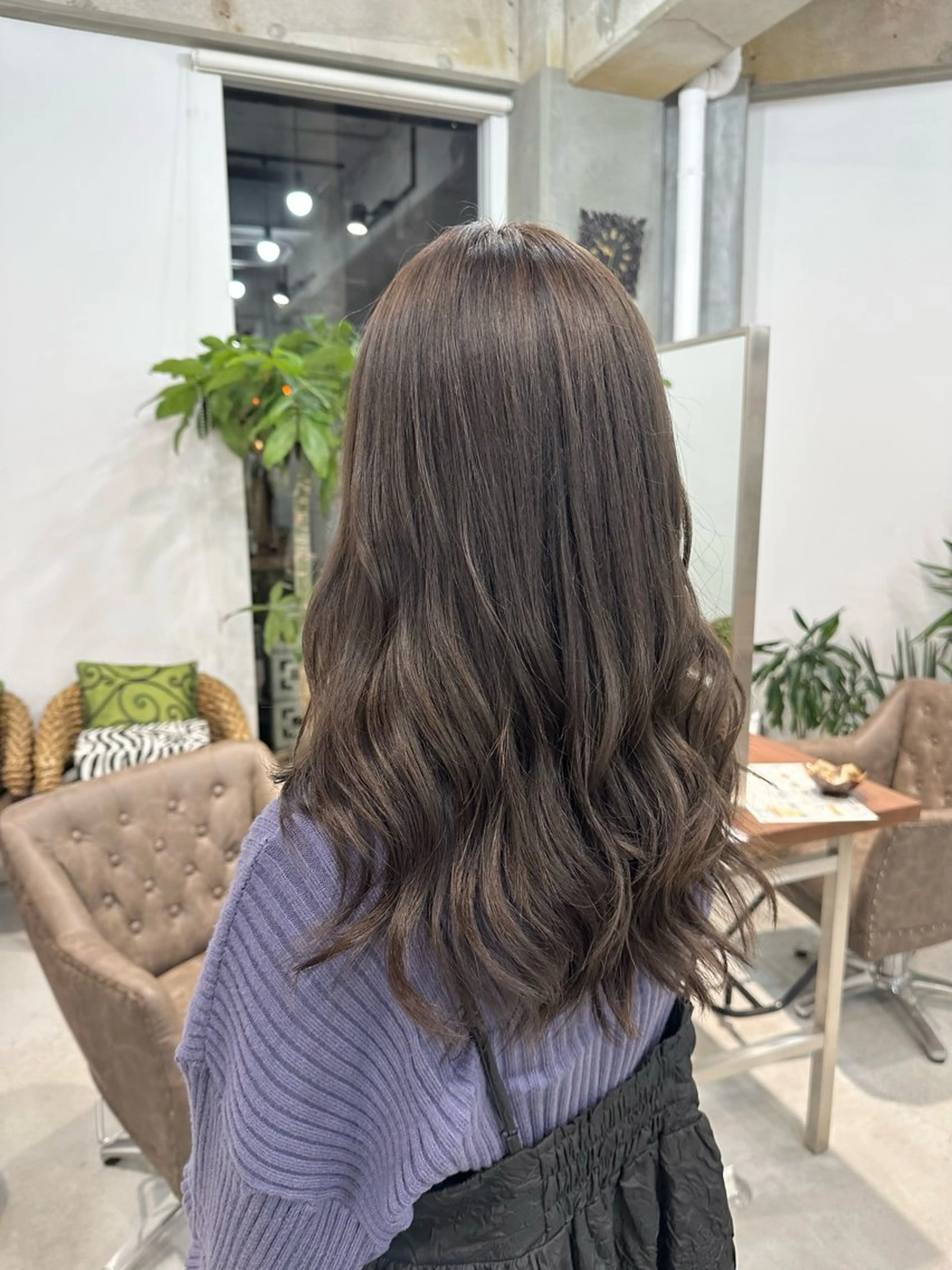 ロング カット ヘアカラー トリートメント カイリ /レイヤーカットのヘアスタイル