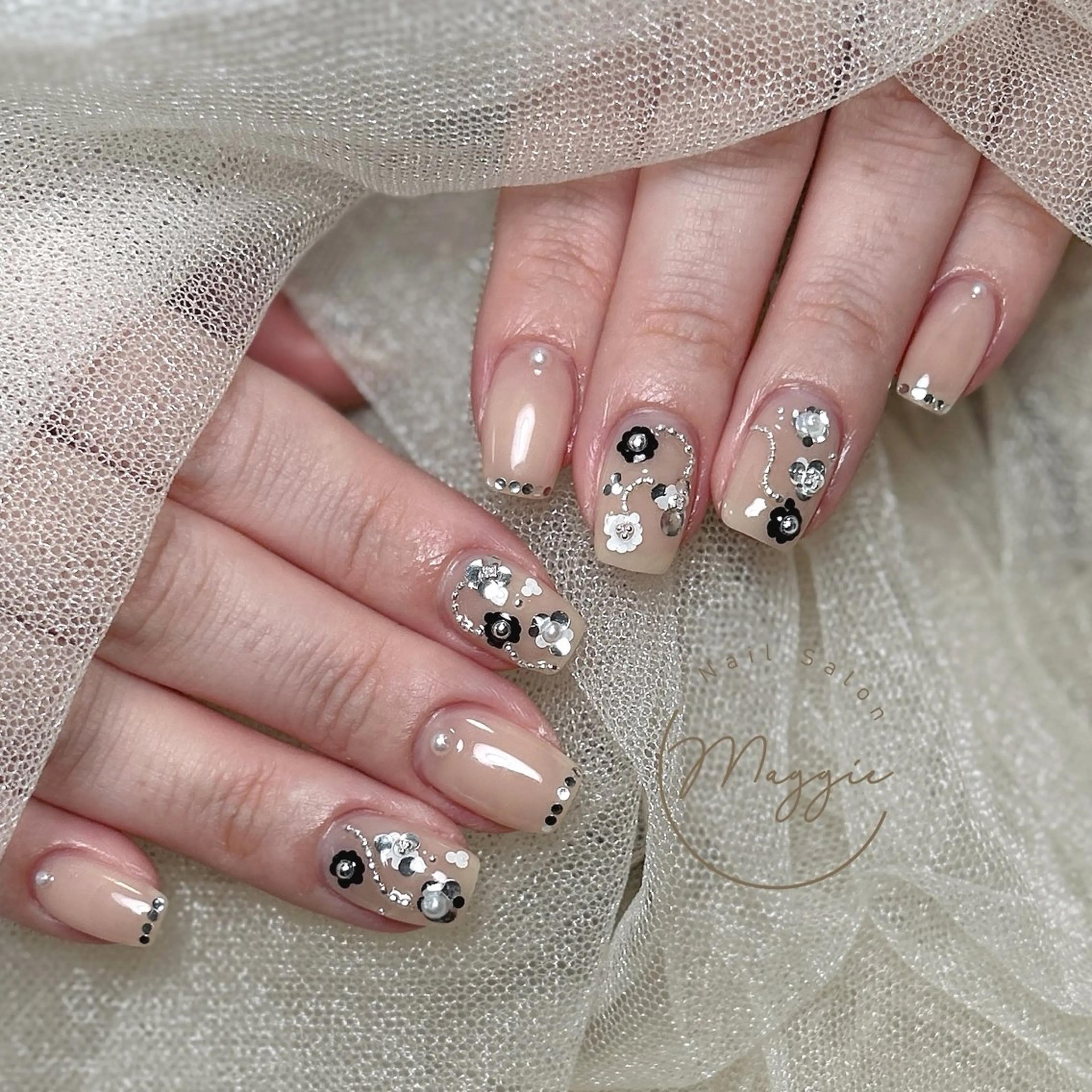 ネイル Maggie Nail🦩のネイルデザイン