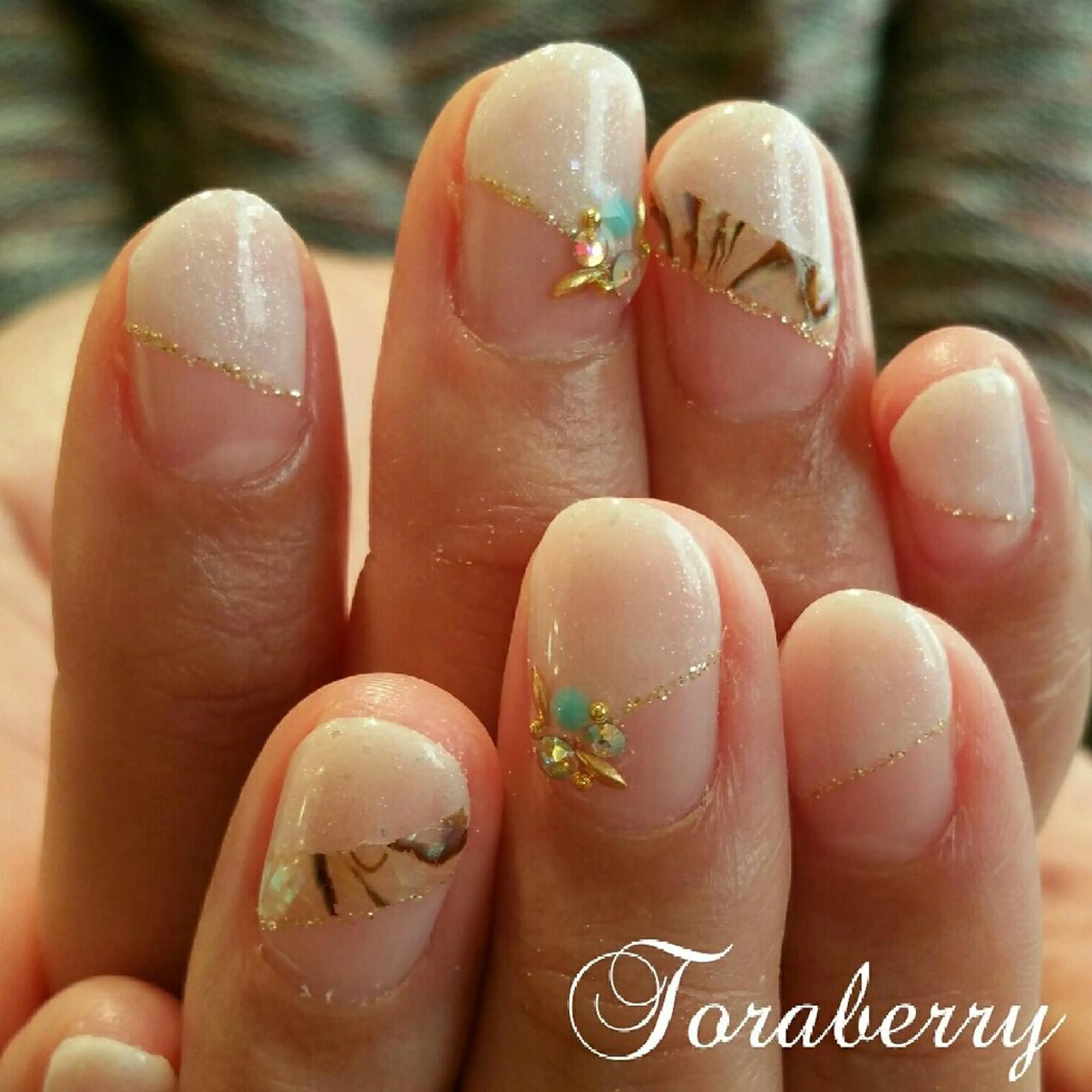 ネイル フレンチネイル 斜めフレンチ ネイリスト なつみのネイルデザイン