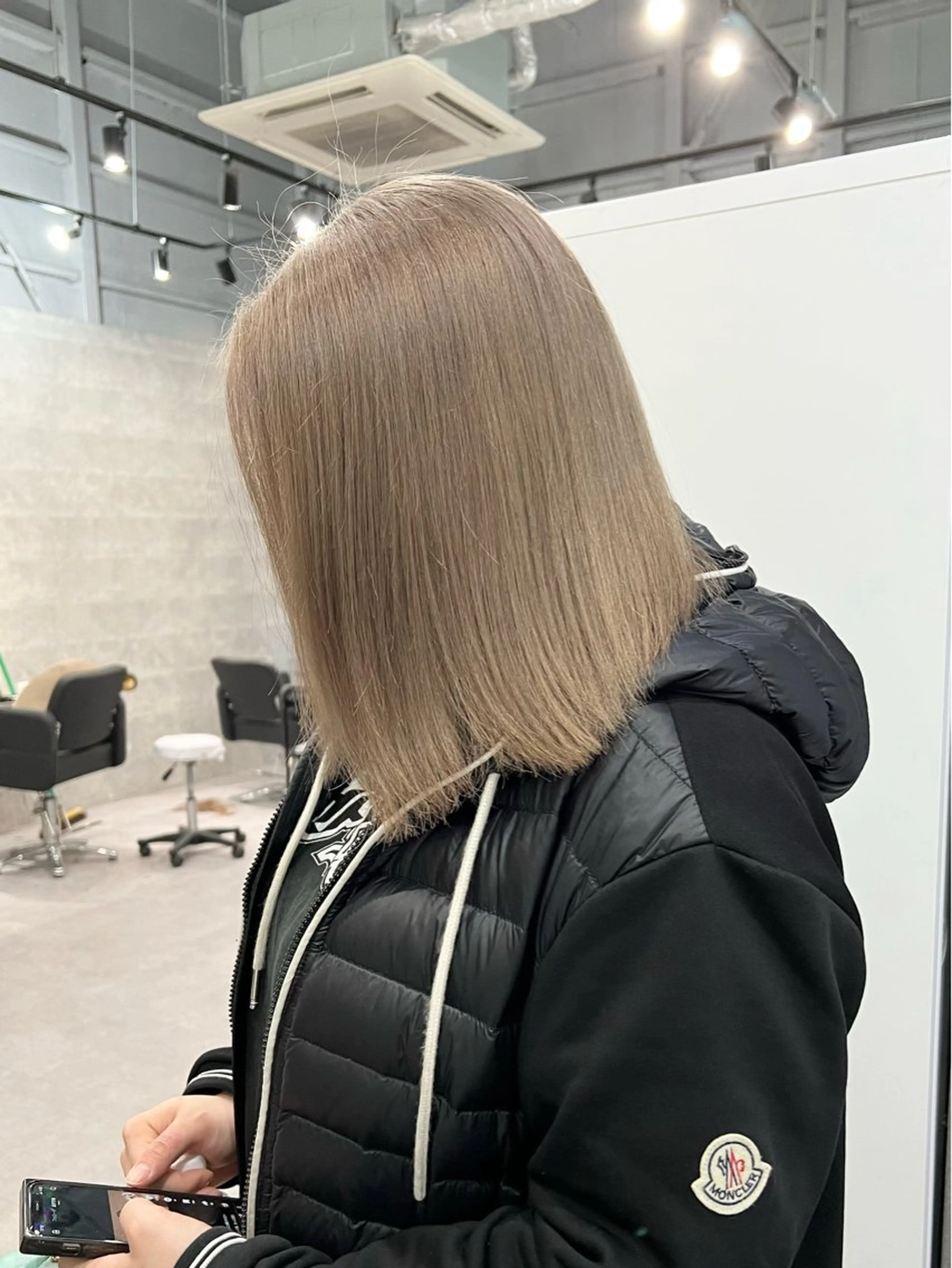 ショート カラー カット ヘアカラー Via  京都烏丸所属・ブロンド/ハイトーン /レイヤー/りなのヘアスタイル