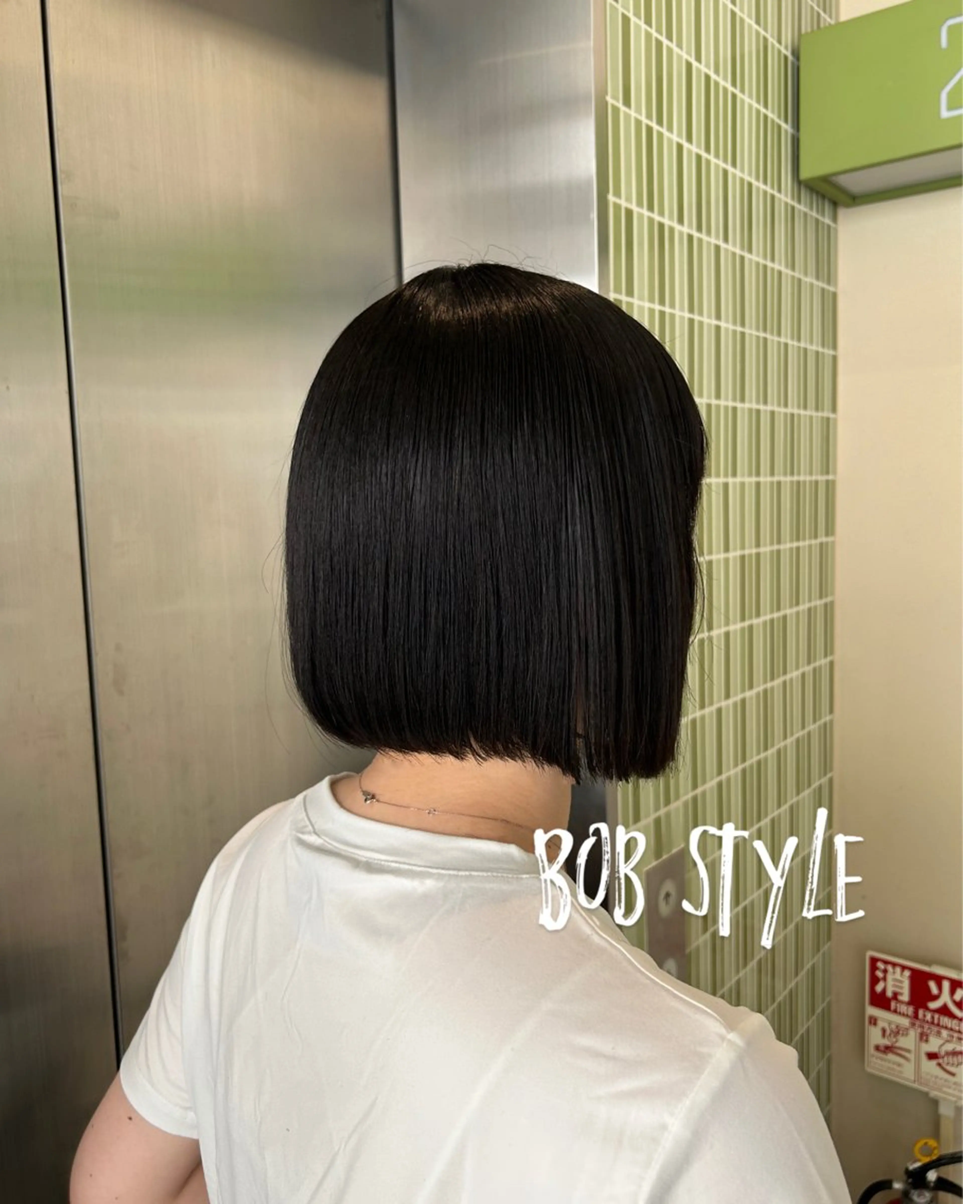 ショート .AIRI🌼 暖色/ぱつっとぼぶのヘアスタイル