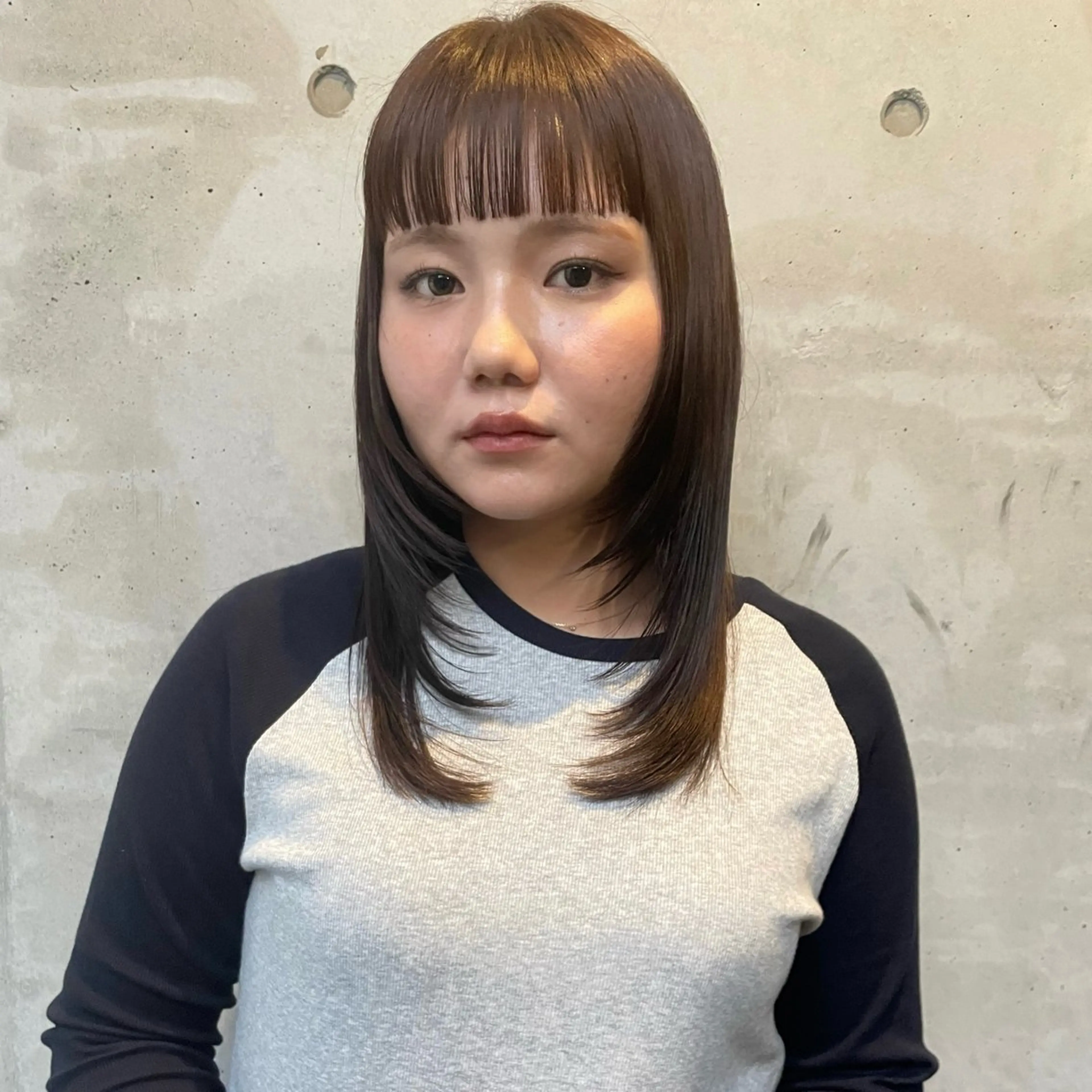 ミディアム カラー カット ヘアカラー ホリケ アオイのヘアスタイル