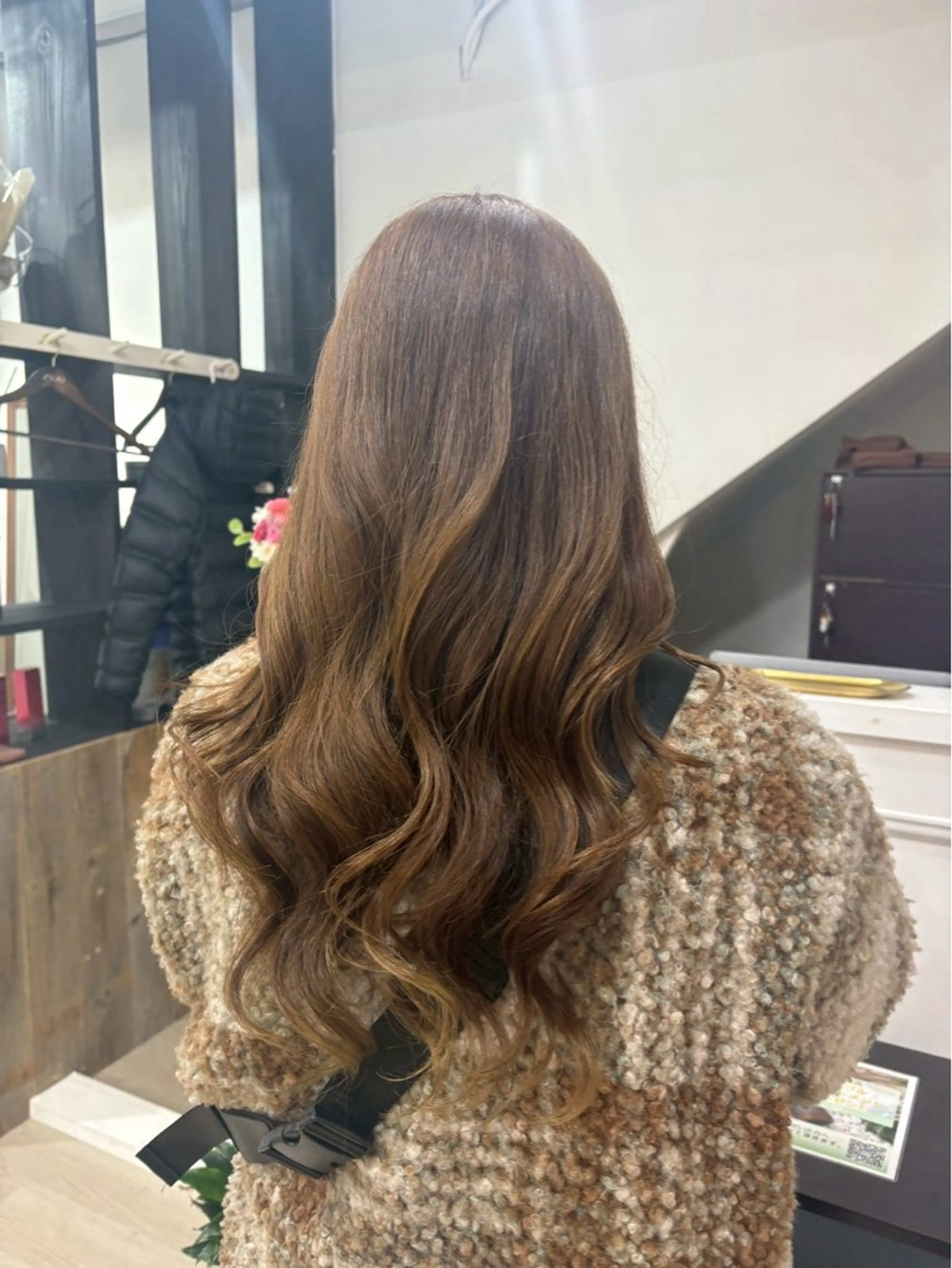 ロング カラー ロングレイヤー レイヤーカット ロング 小顔カット カット ヘアカラー トリートメント 全世代通いやすい /Lumi/ルミのヘアスタイル