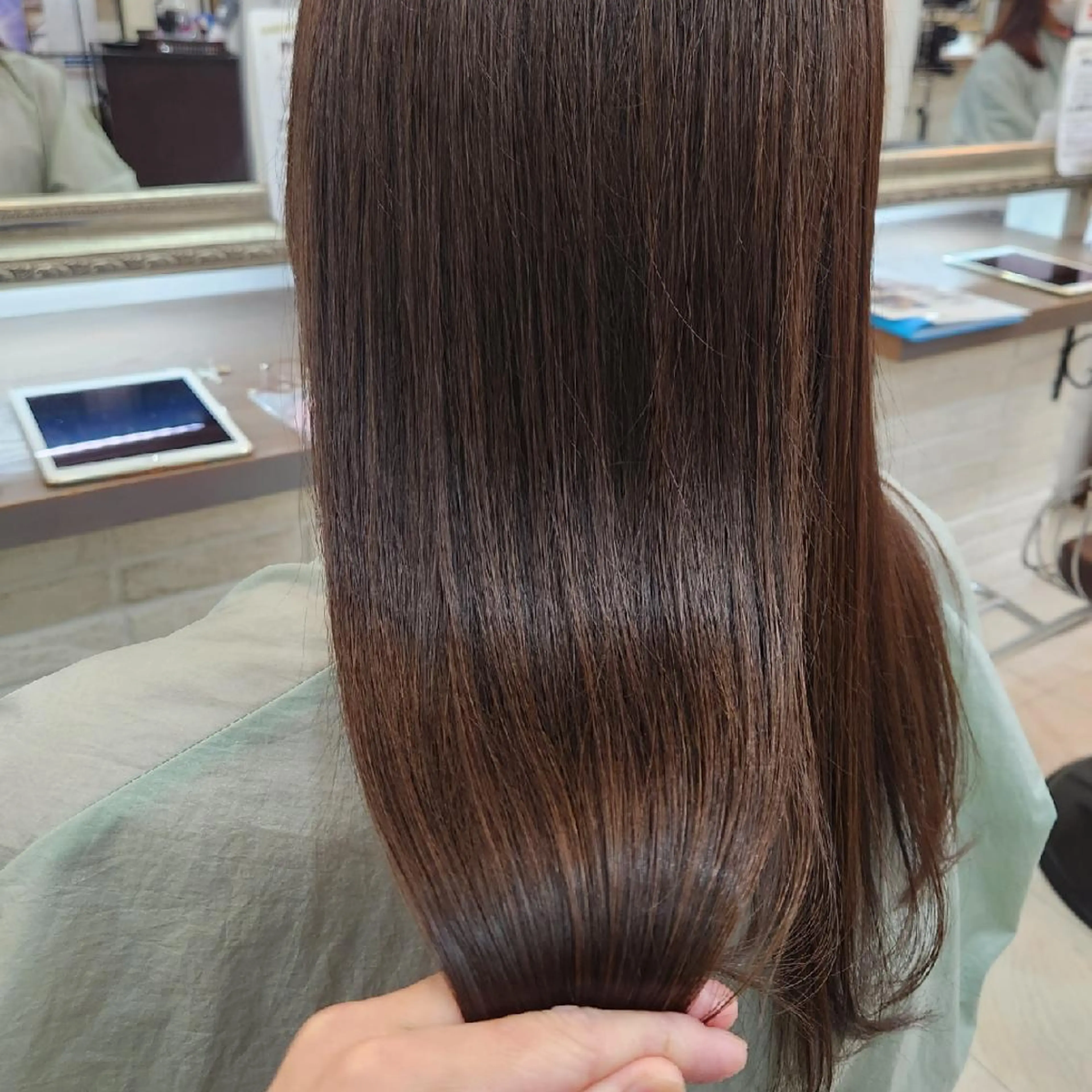 セミロング カラー カット ヘアカラー トリートメント 韓国ヘア🇰🇷 レイヤー/芝春樹のヘアスタイル