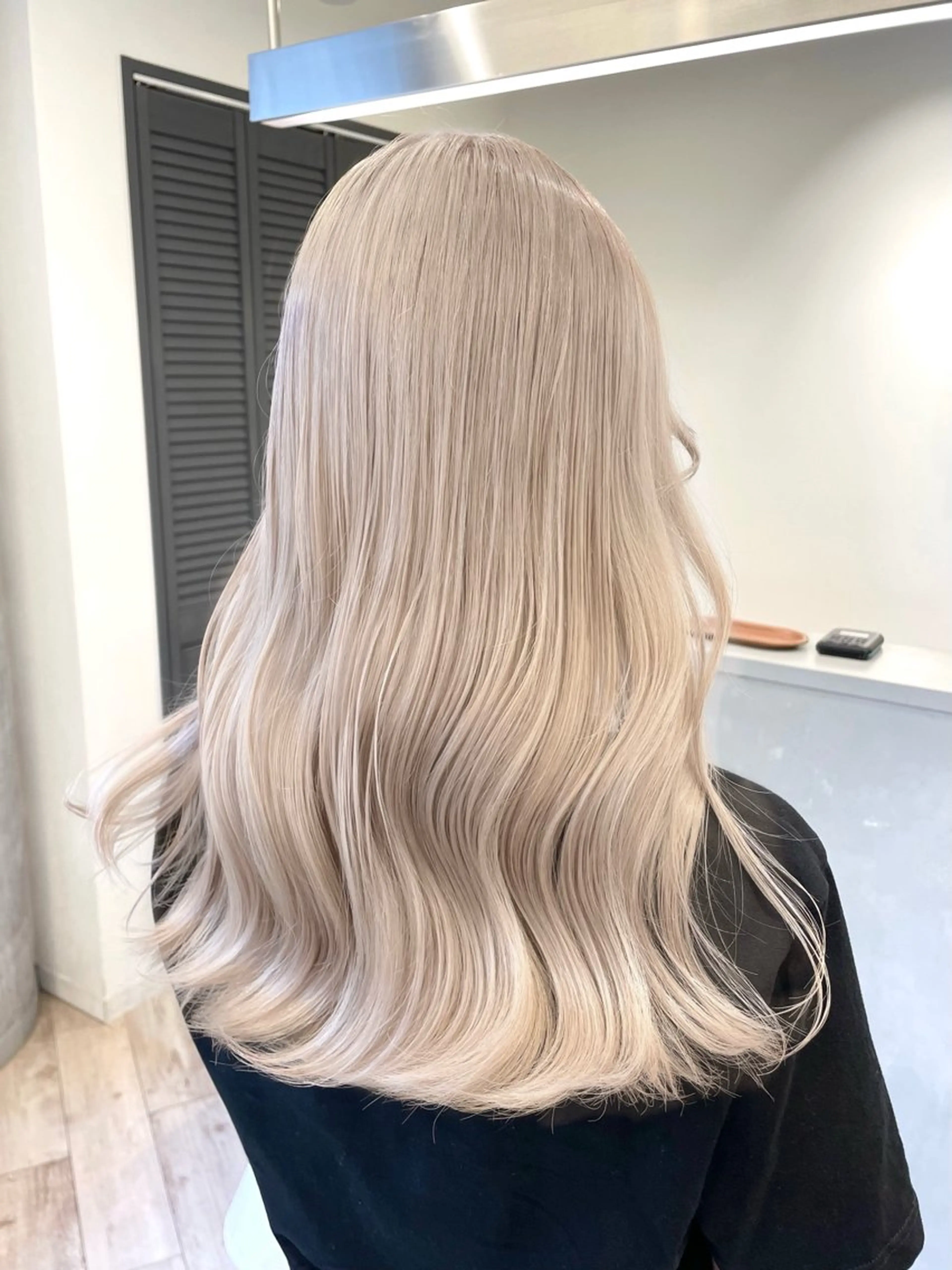 ロング カラー Loob.TOKYO所属・辻村 優奈のヘアスタイル