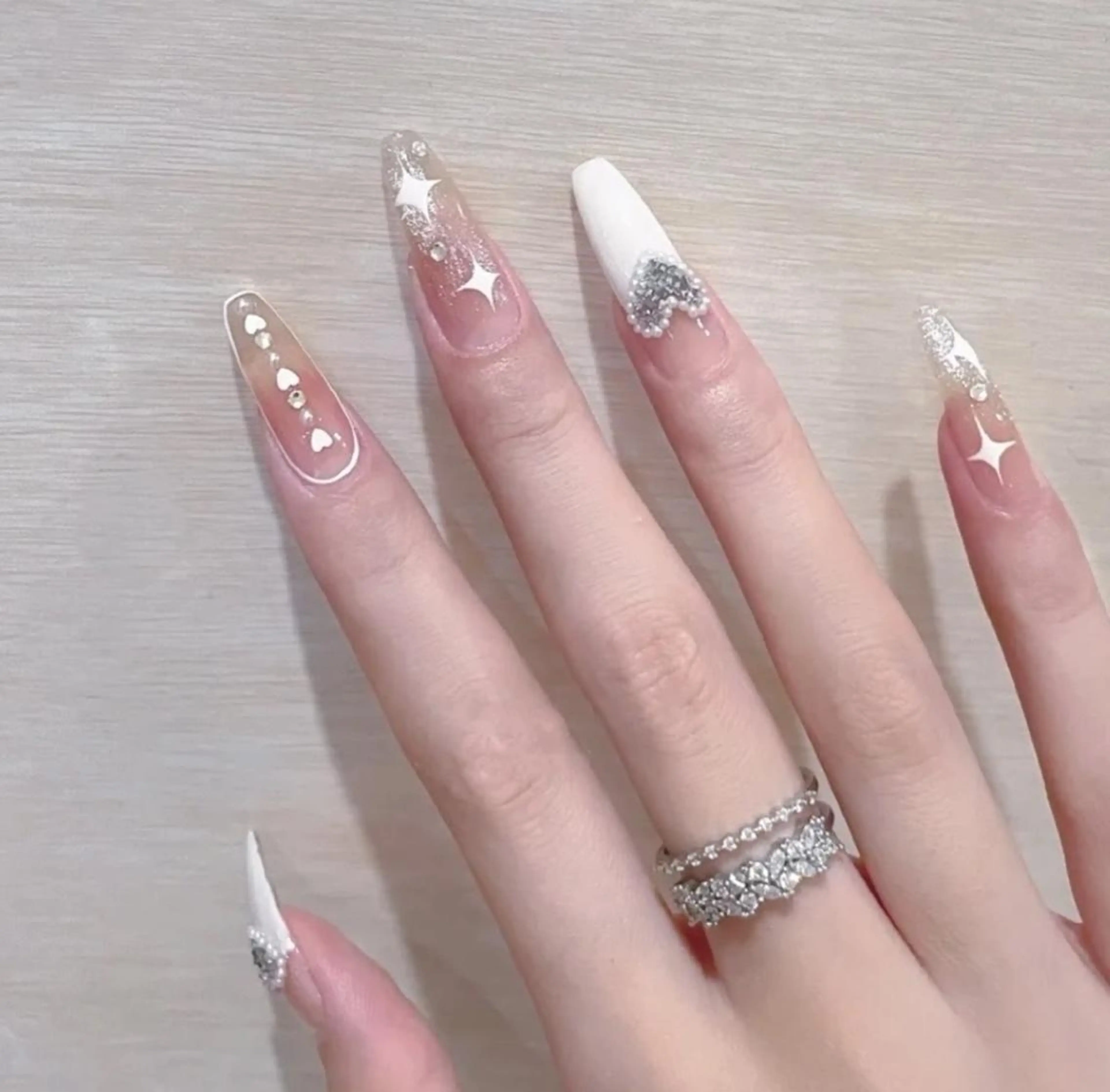 ネイル LUXE NAIL SALONのネイルデザイン