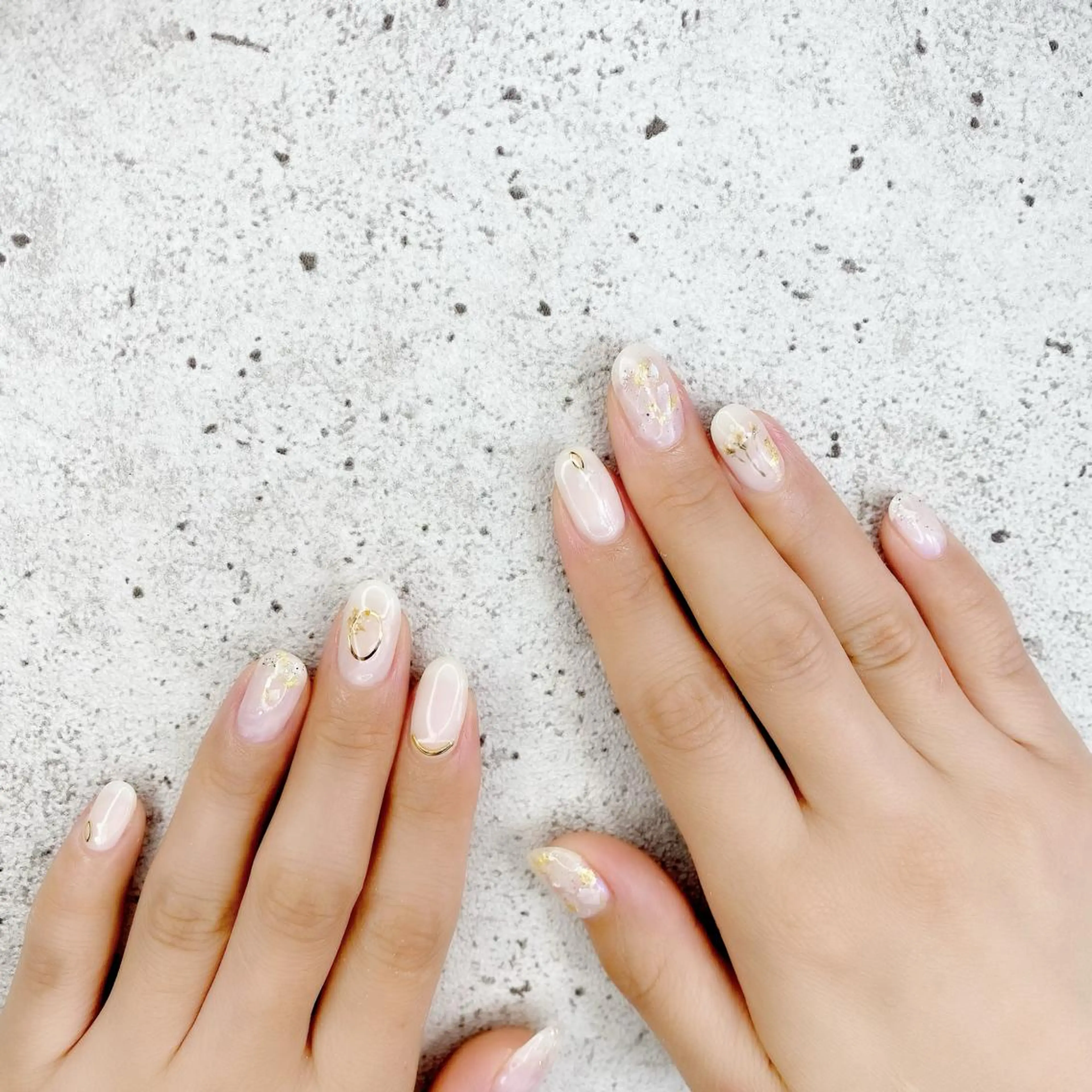 セミロング カラー パーマ ヘアアレンジ メンズ キッズ ネイル マツエク・マツパ フラワーネイル 夏ネイル ホワイト ハンドネイル Salon Ｋのネイルデザイン