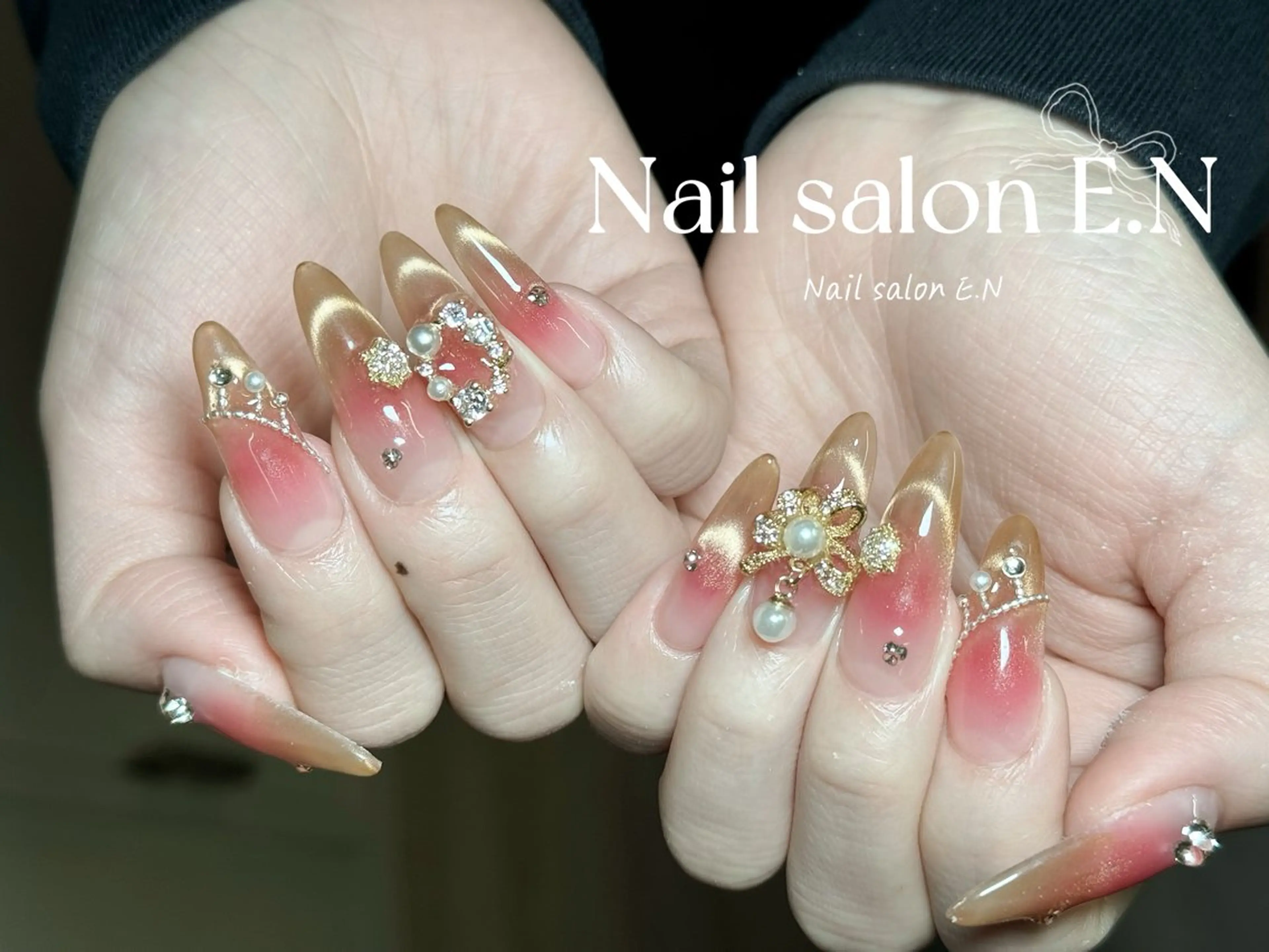 ネイル アートネイル オーロラネイル ブラウン クリアネイル フレンチネイル ハンドネイル E.N🦋 長さ出し/持ち込みのネイルデザイン