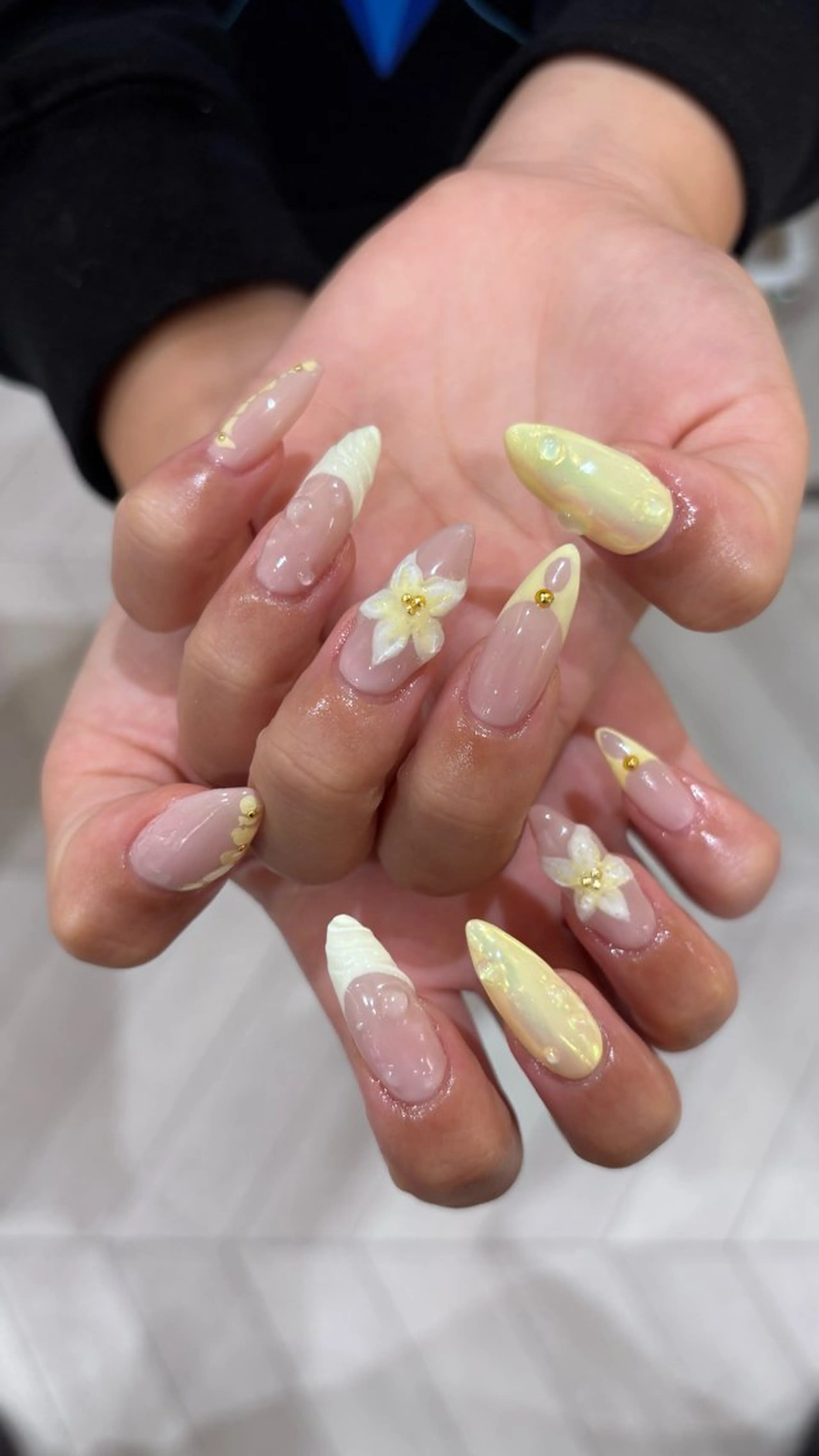 ネイル ハンドネイル ハイトーン/レイヤー KYOKA🩶のヘアスタイル