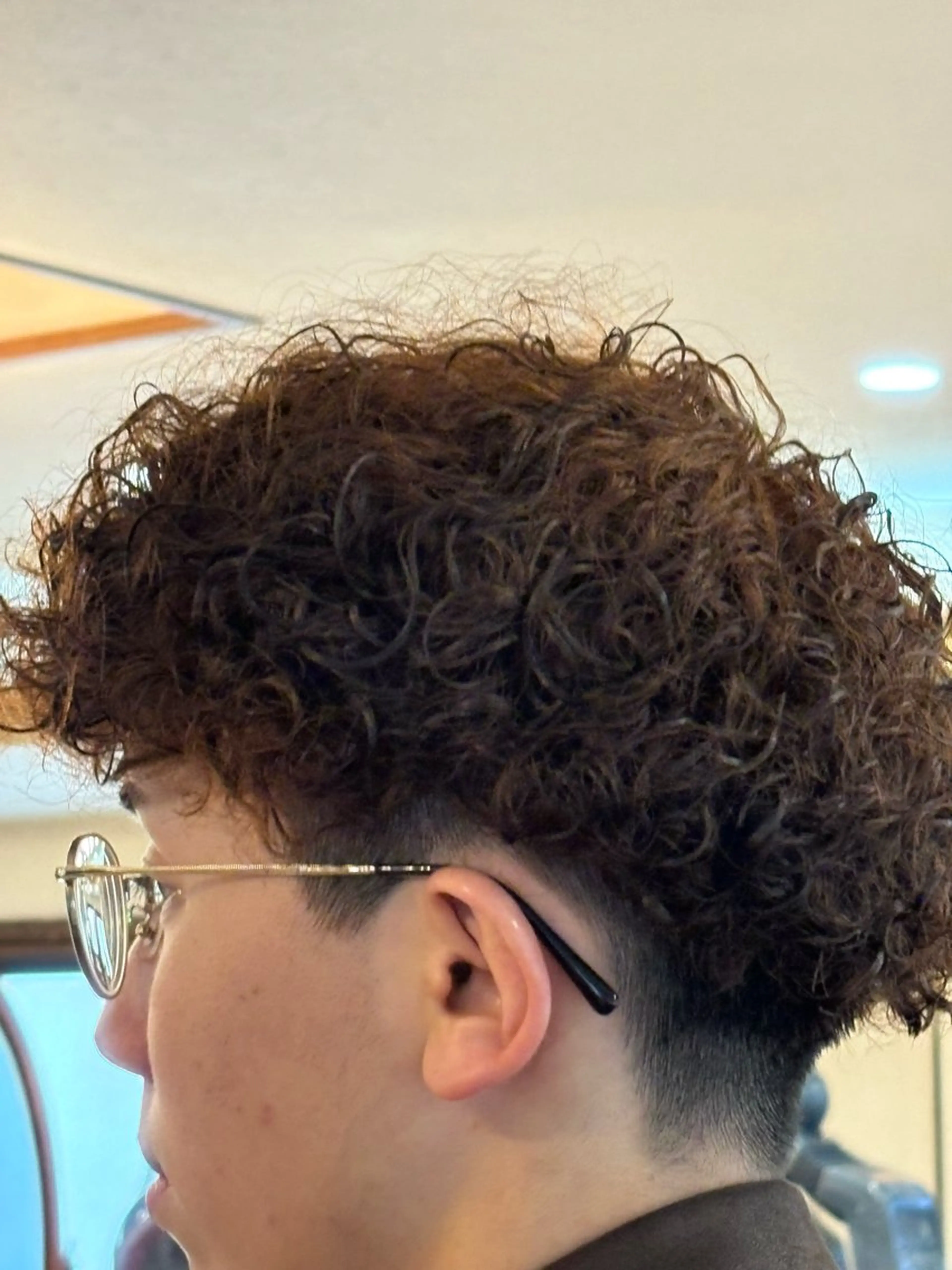 ショート カラー パーマ メンズ メンズパーマ ブラウンカラー おしゃれ泥棒 石原メンズ特化美容師のヘアスタイル