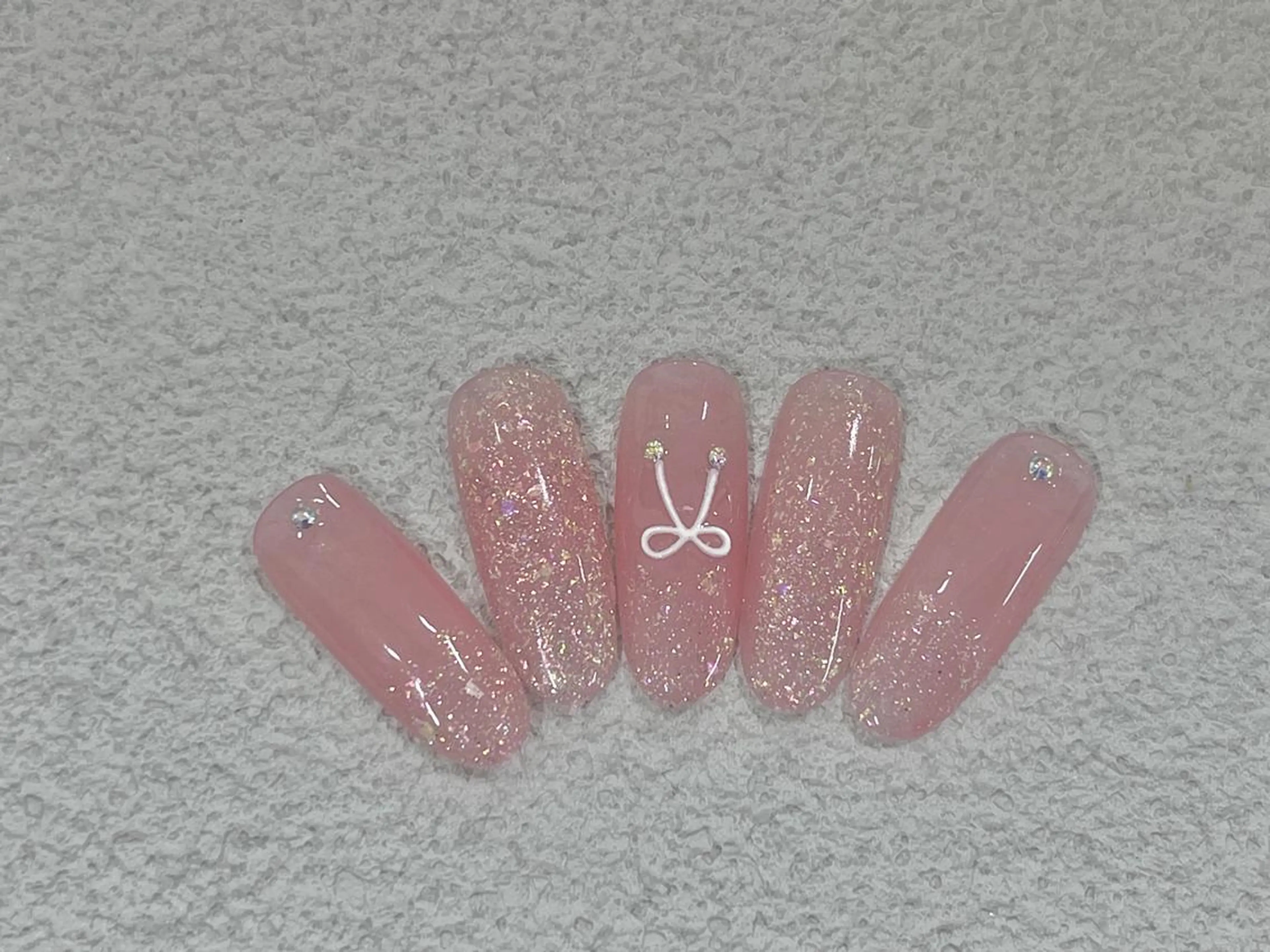 ネイル 長さ出し ジェルネイル 韓国ネイル ラメ(グリッター) ラメグラデーション ダイ ゲンゲンのネイルデザイン