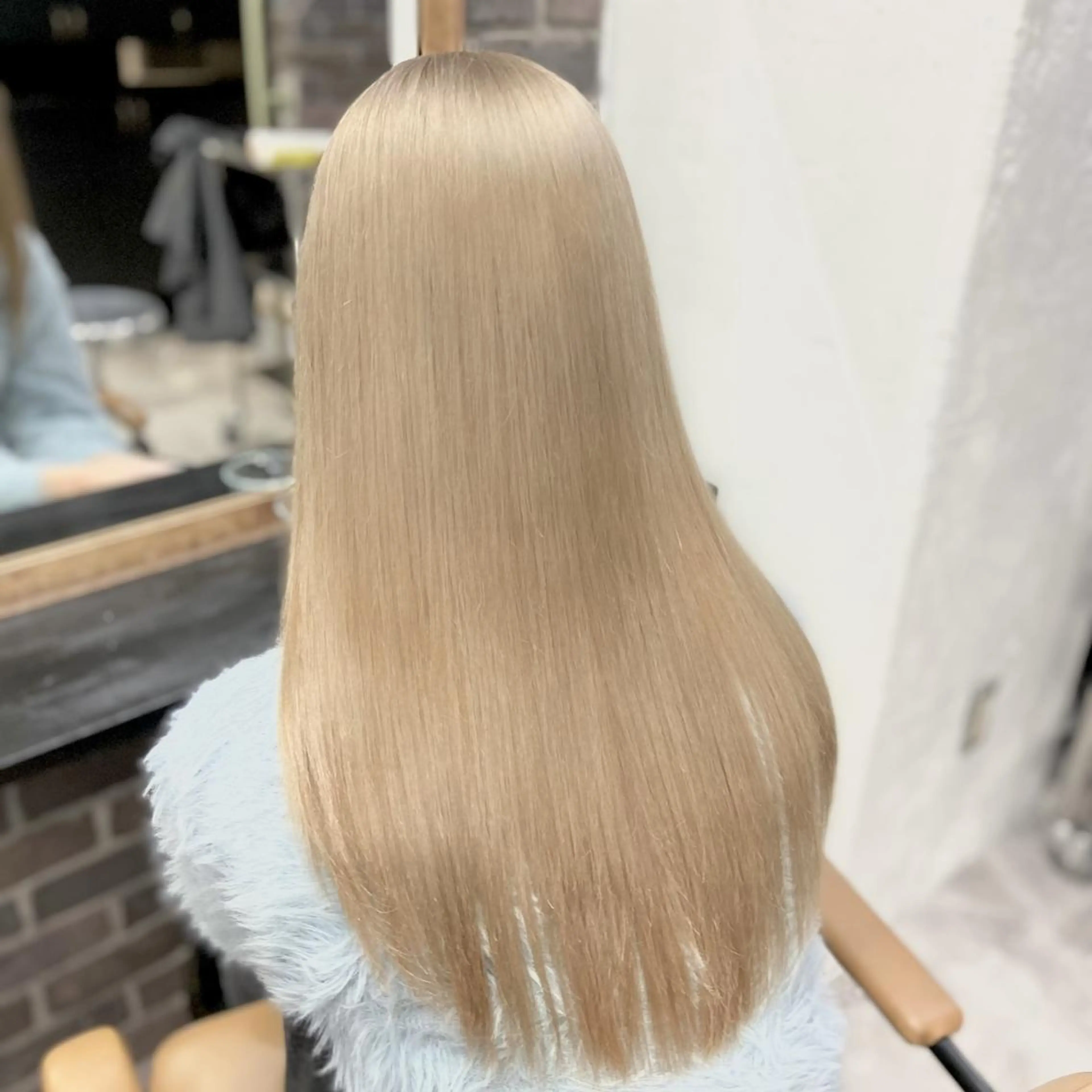 ロング カラー ヘアカラー トリートメント ハイトーン/髪質改善 /Akuaのヘアスタイル