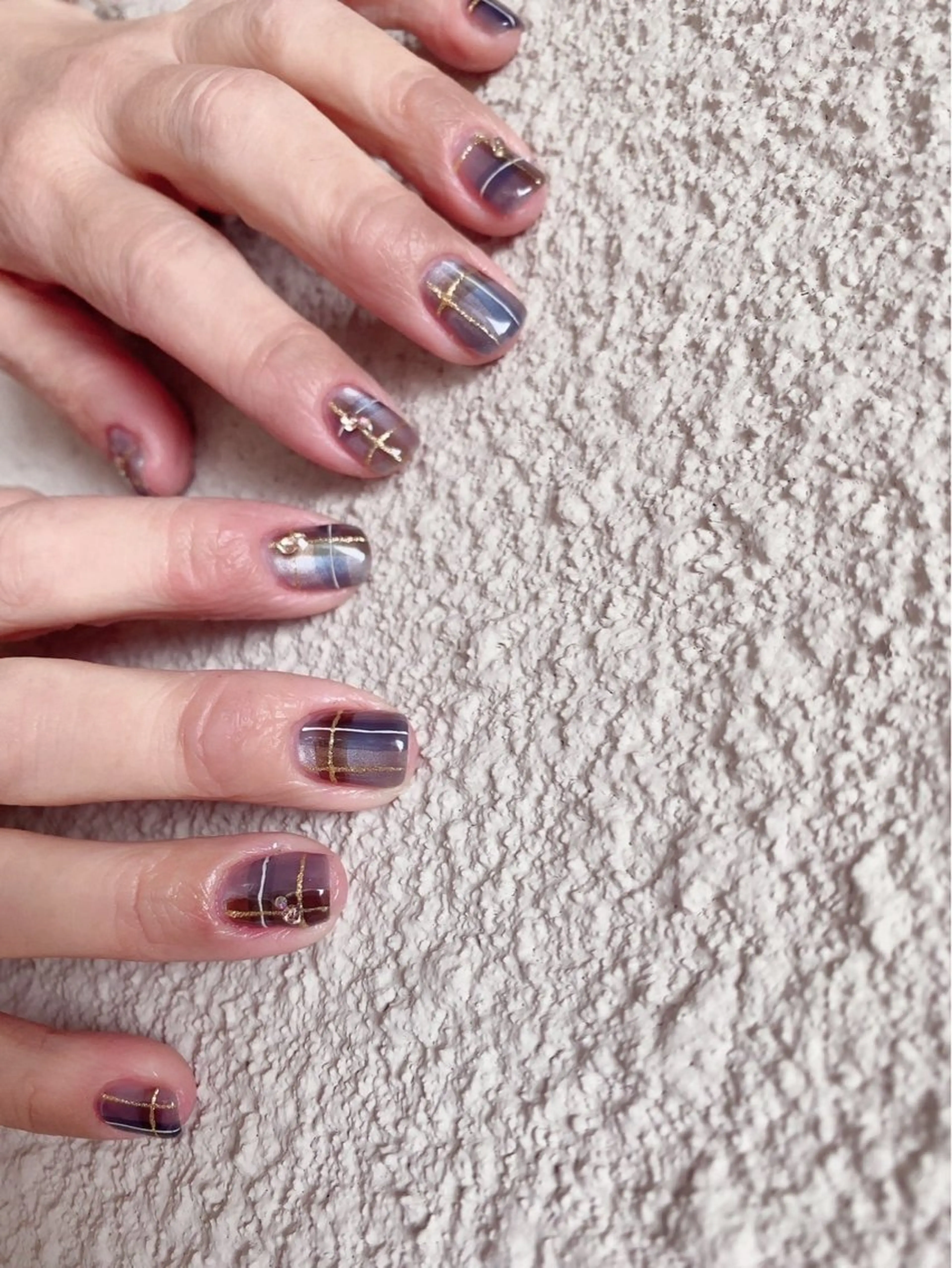 ネイル 氷ネイル・うるうるネイル マグネットネイル ワンカラーネイル ストーンネイル 冬ネイル irooo 21のネイルデザイン