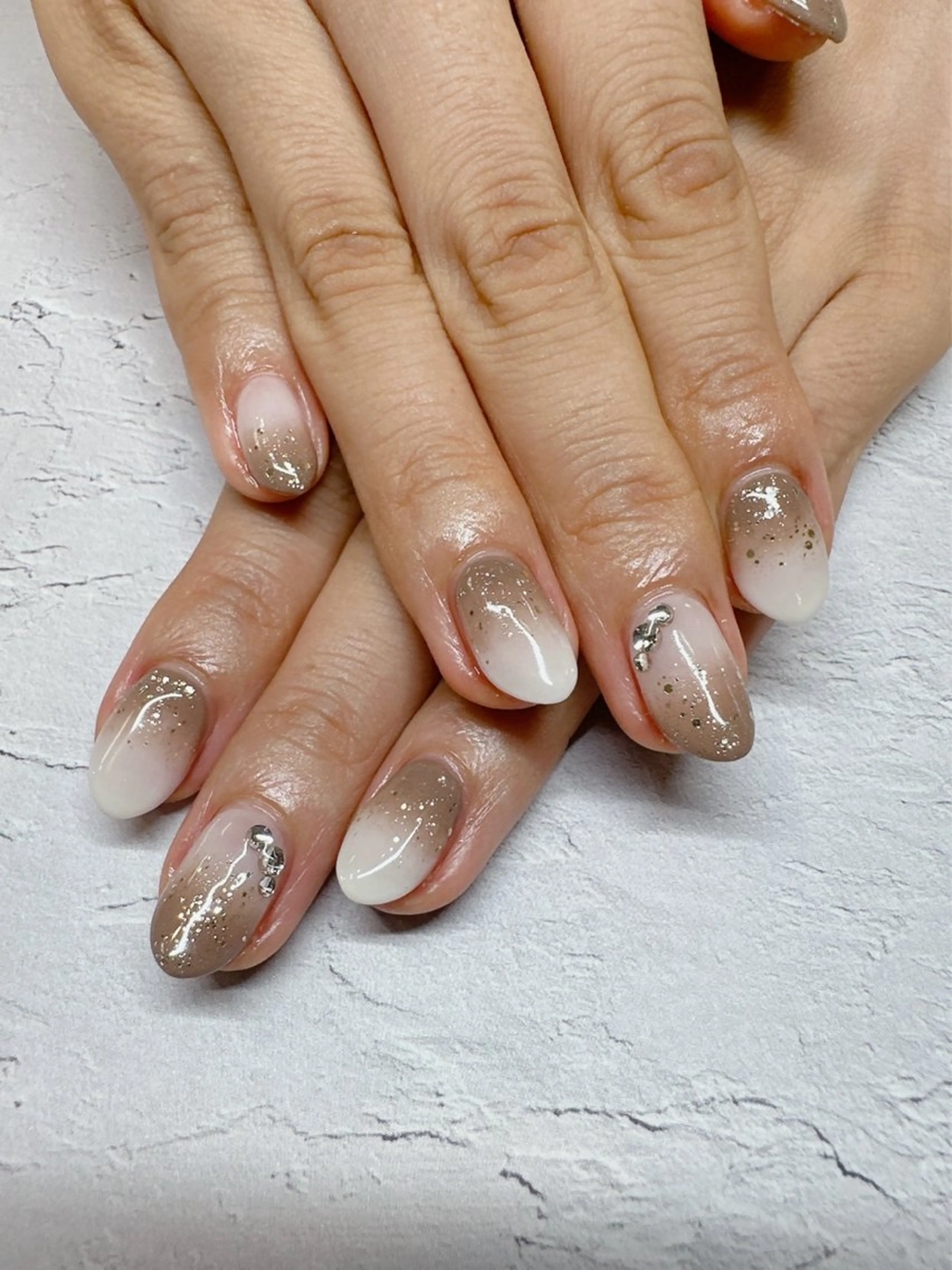ネイル グラデーション ラメ(グリッター) ストーンネイル ハンドネイル nailist SATO【銀座】のネイルデザイン