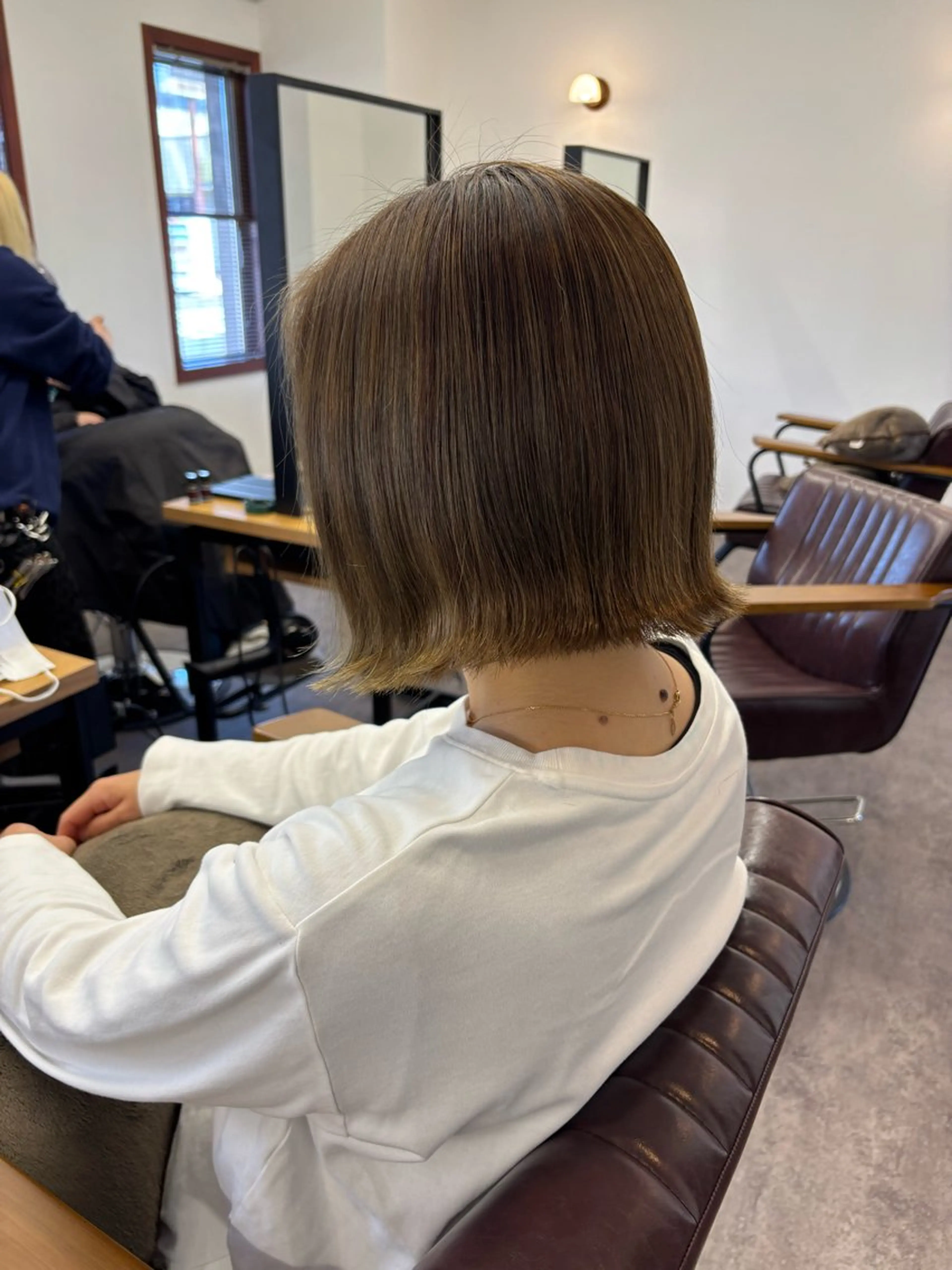 ミディアム カラー ボブ 外ハネヘア カット soluna所属・門馬 里奈のヘアスタイル