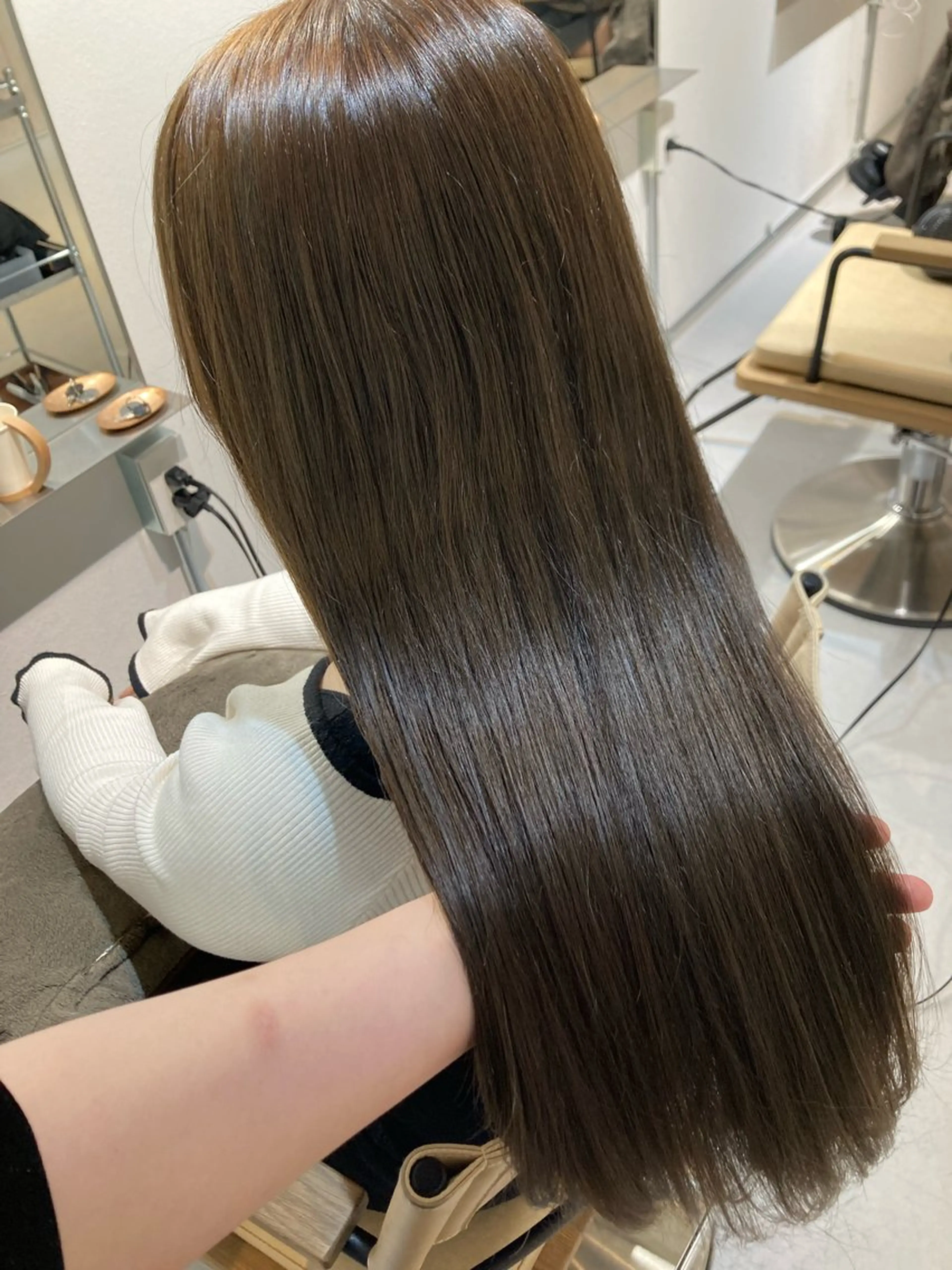 ロング ✨色持ちの良い艶 カラー✨蟹江真世のヘアスタイル