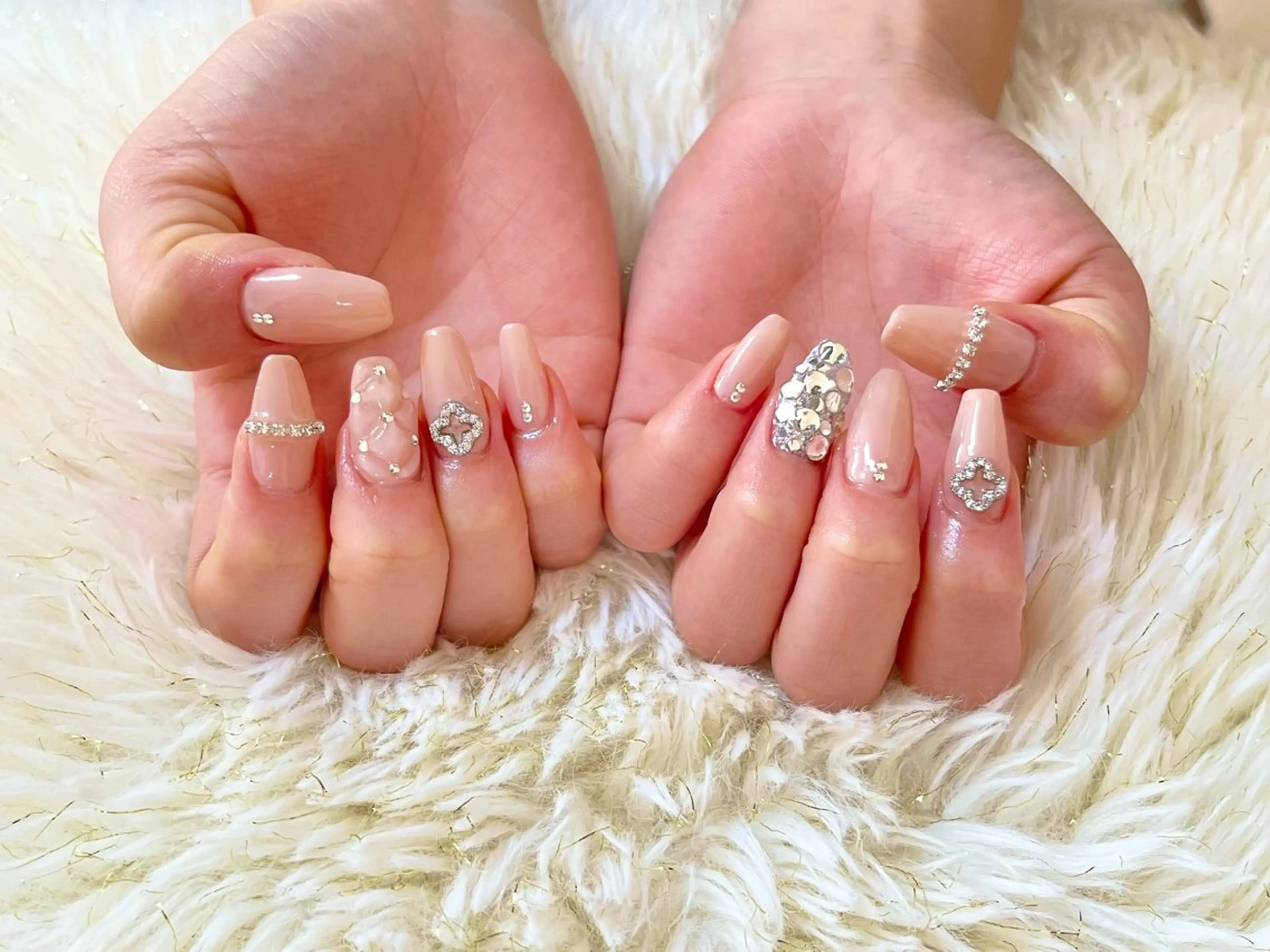 ネイル アートネイル hohomi .のネイルデザイン