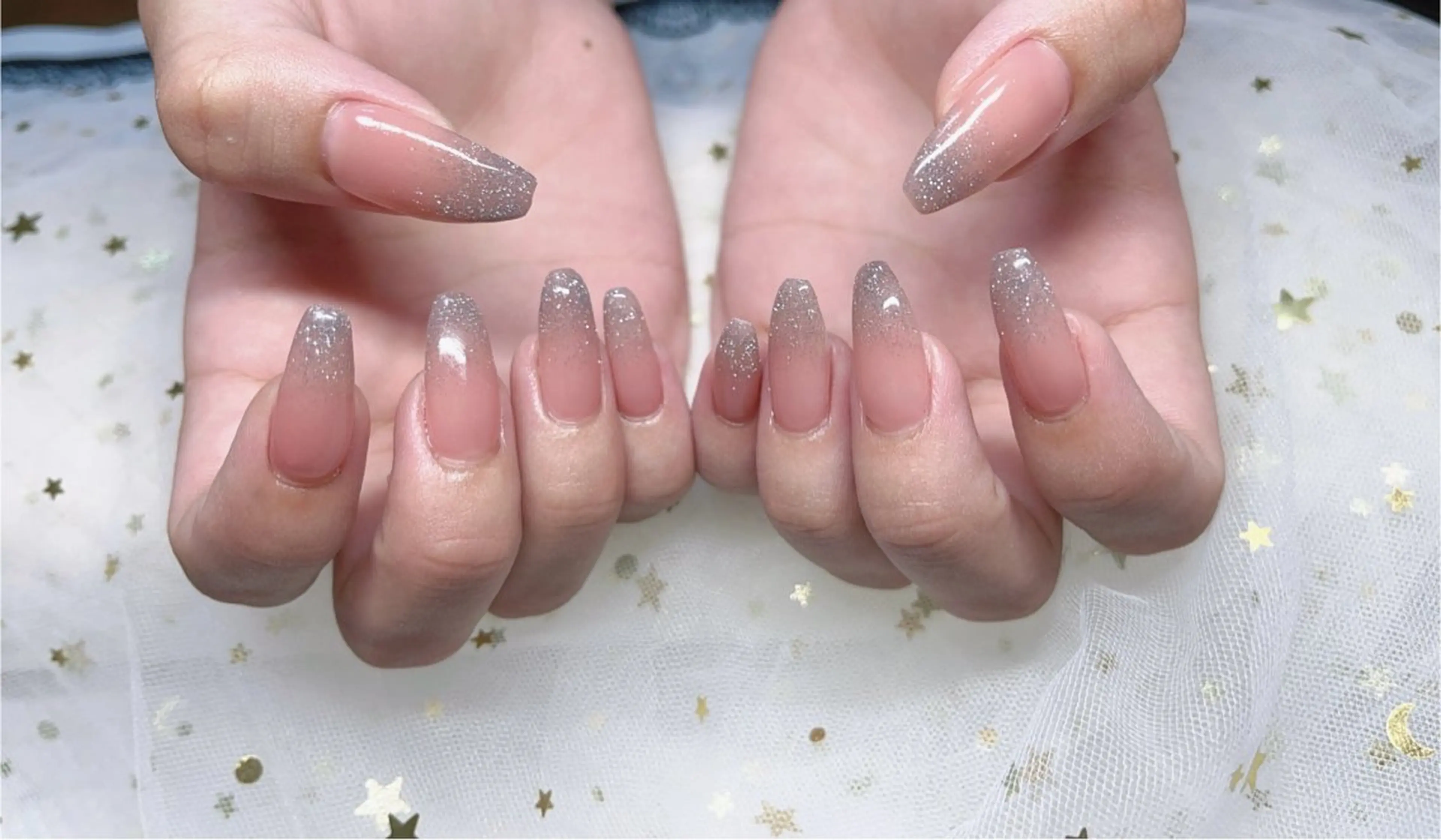 ネイル グラデーション ラメ(グリッター) ハンドネイル Azel nail 伊野麗のネイルデザイン