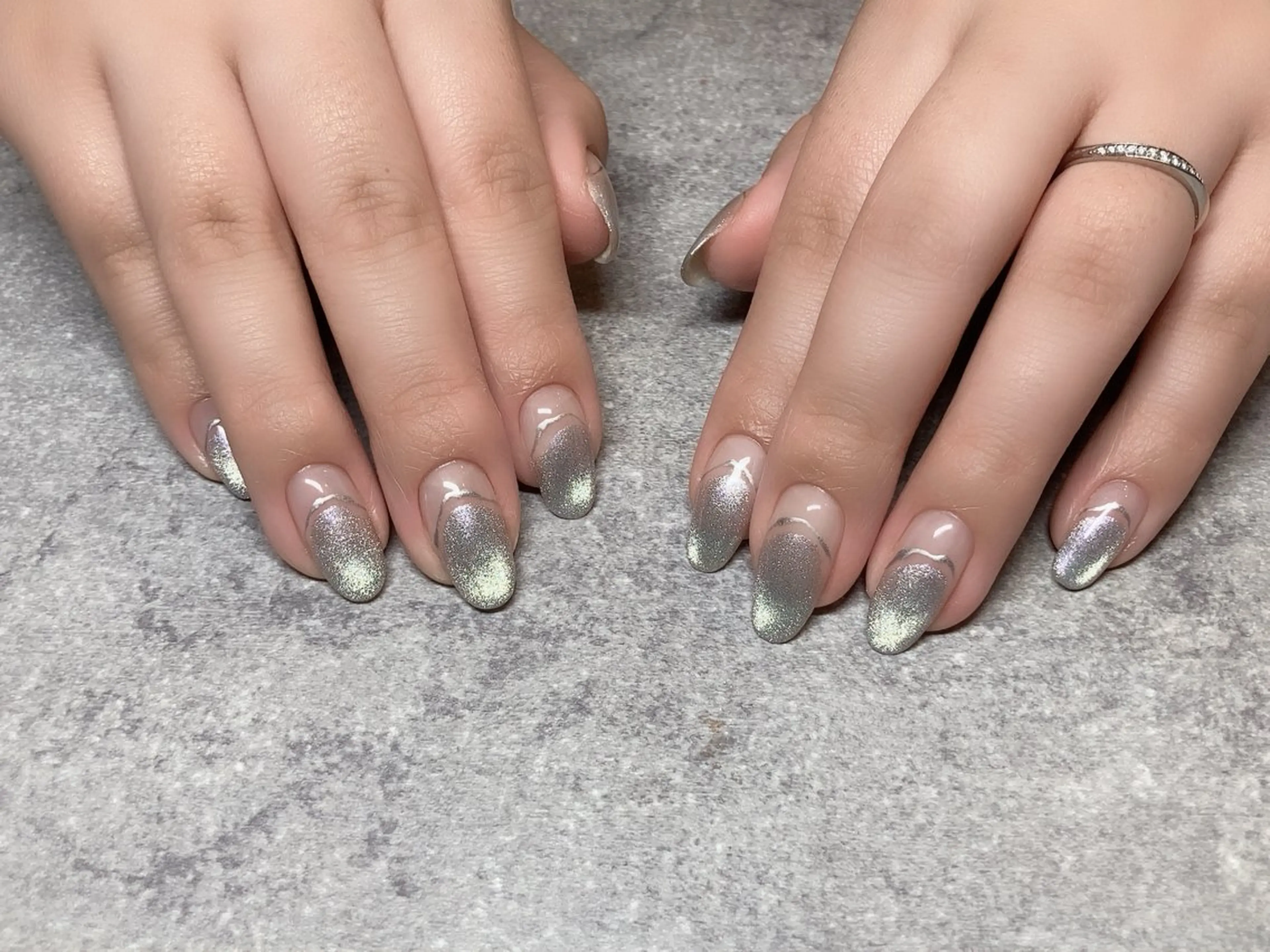 ネイル マグネットネイル ニュアンスネイル ハンドネイル 宇佐美 梓のネイルデザイン