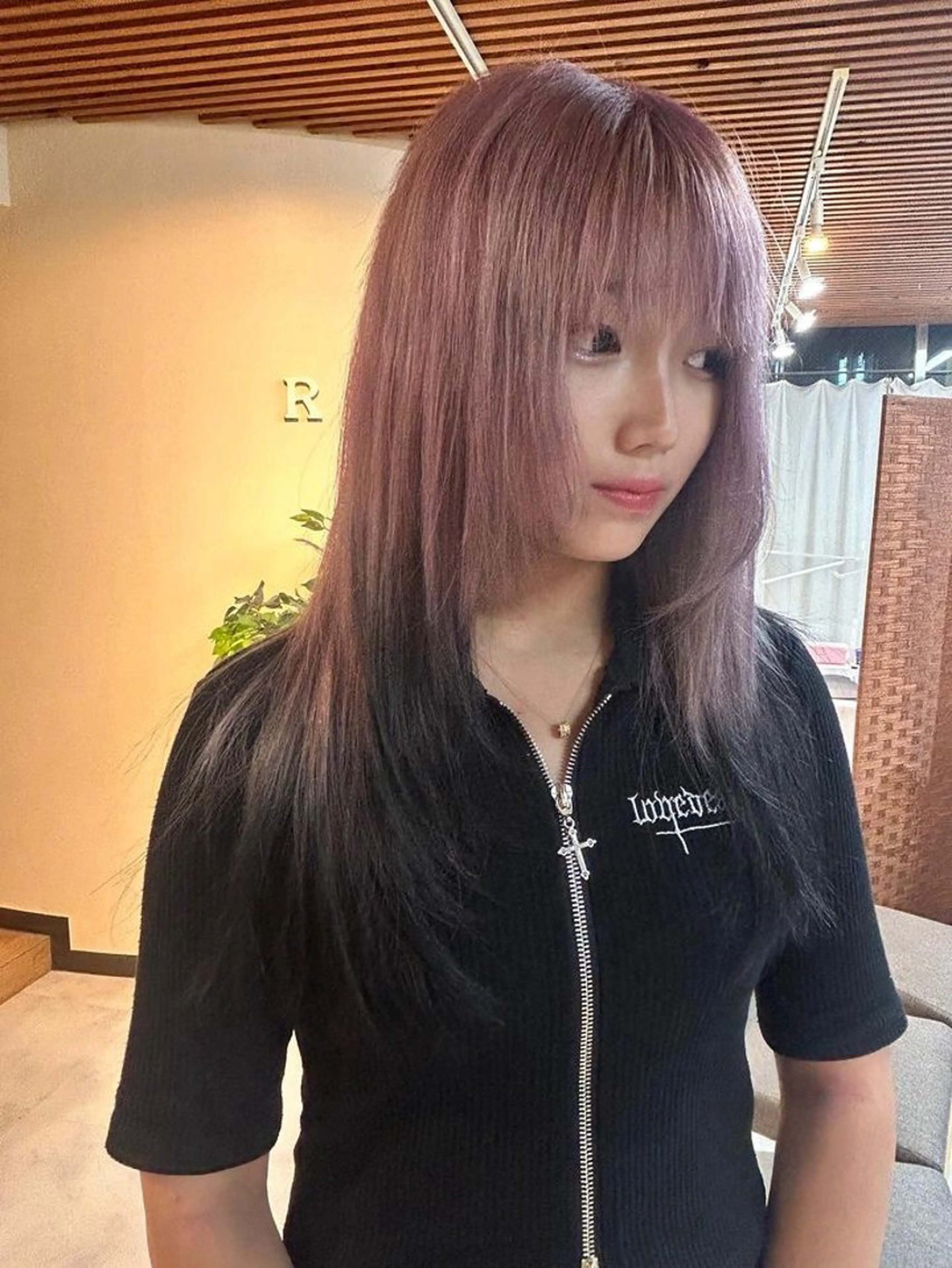 ロング カラー ベージュカラー デザインカラー ピンクカラー ピンクベージュ 海外ヘア／ ハイトーン／竹井俊介のヘアスタイル