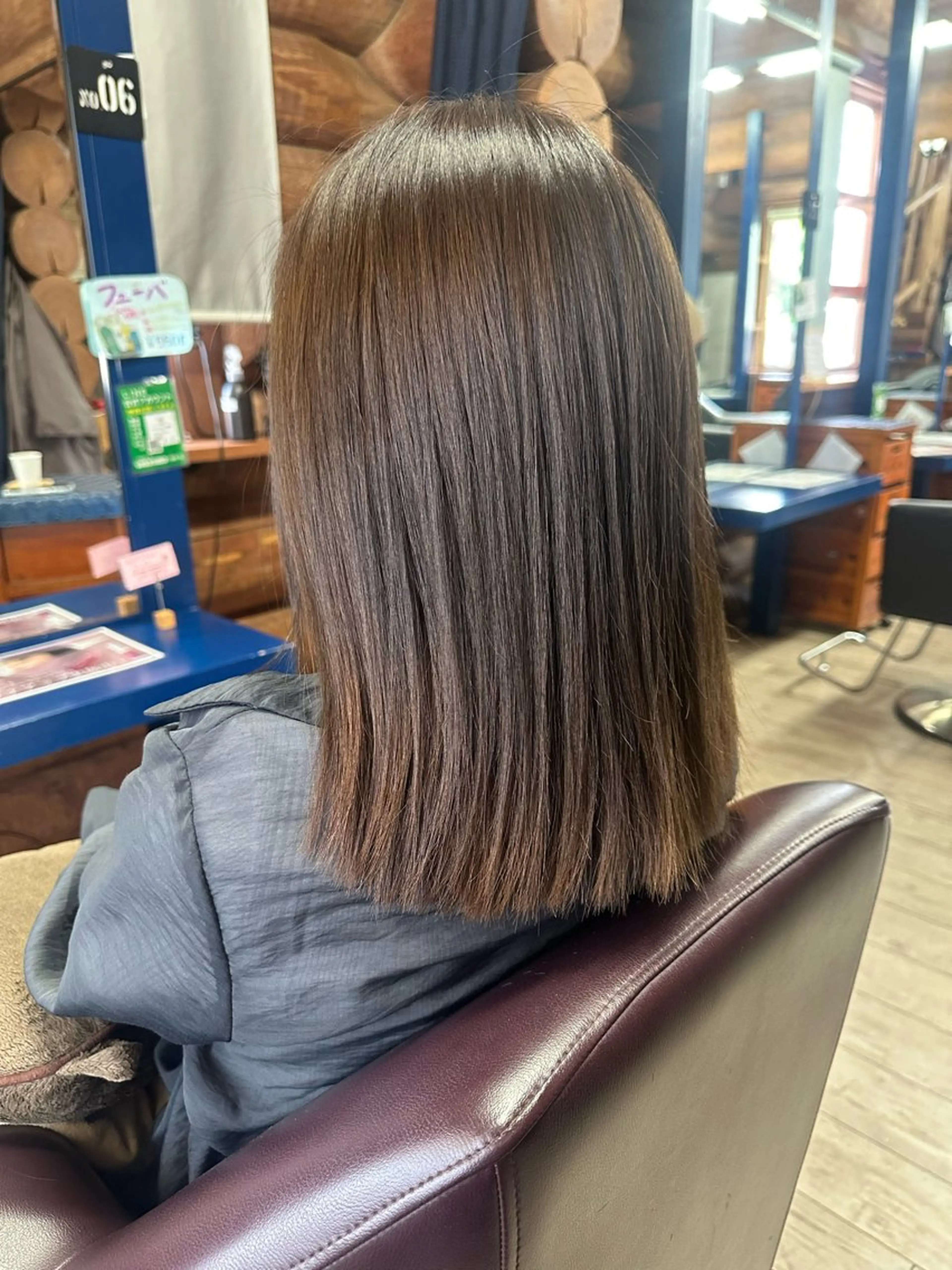 ミディアム カット ヘアカラー トリートメント 綿松 彩乃のヘアスタイル