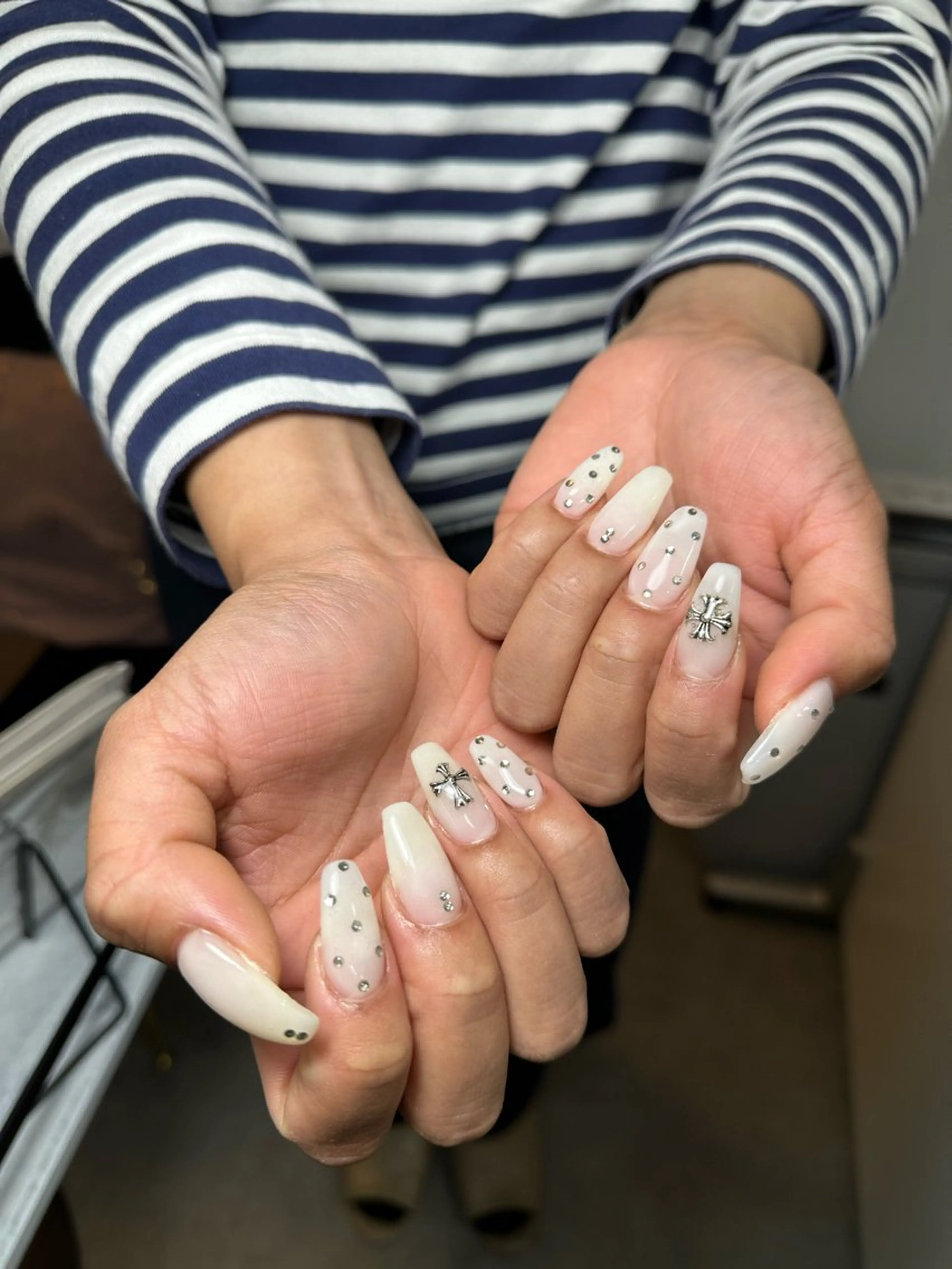 ネイル ATELIERHARLOW所属・nailist MOEのネイルデザイン