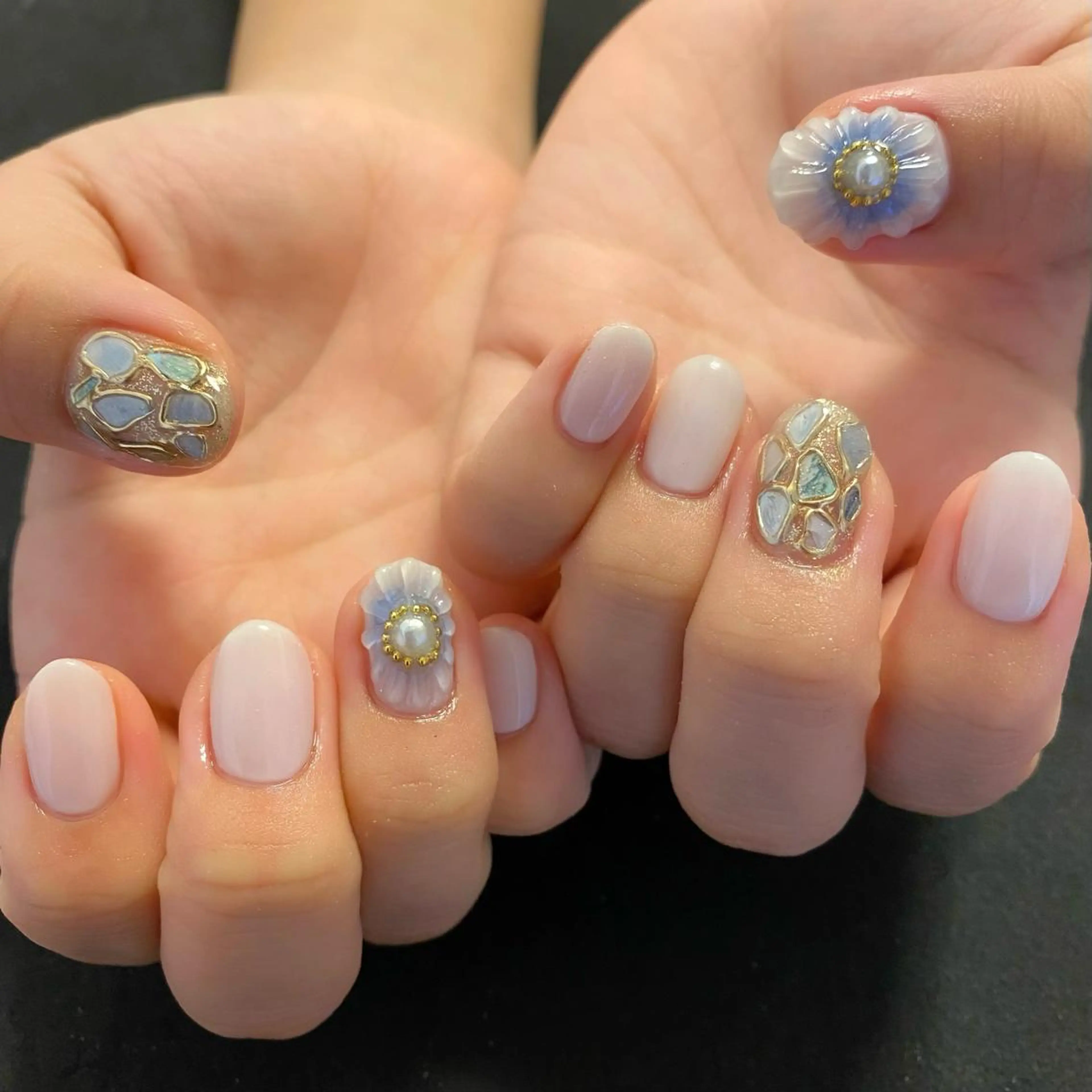 ネイル フラワーネイル ミラーネイル ぷっくりネイル nail*157 .のネイルデザイン