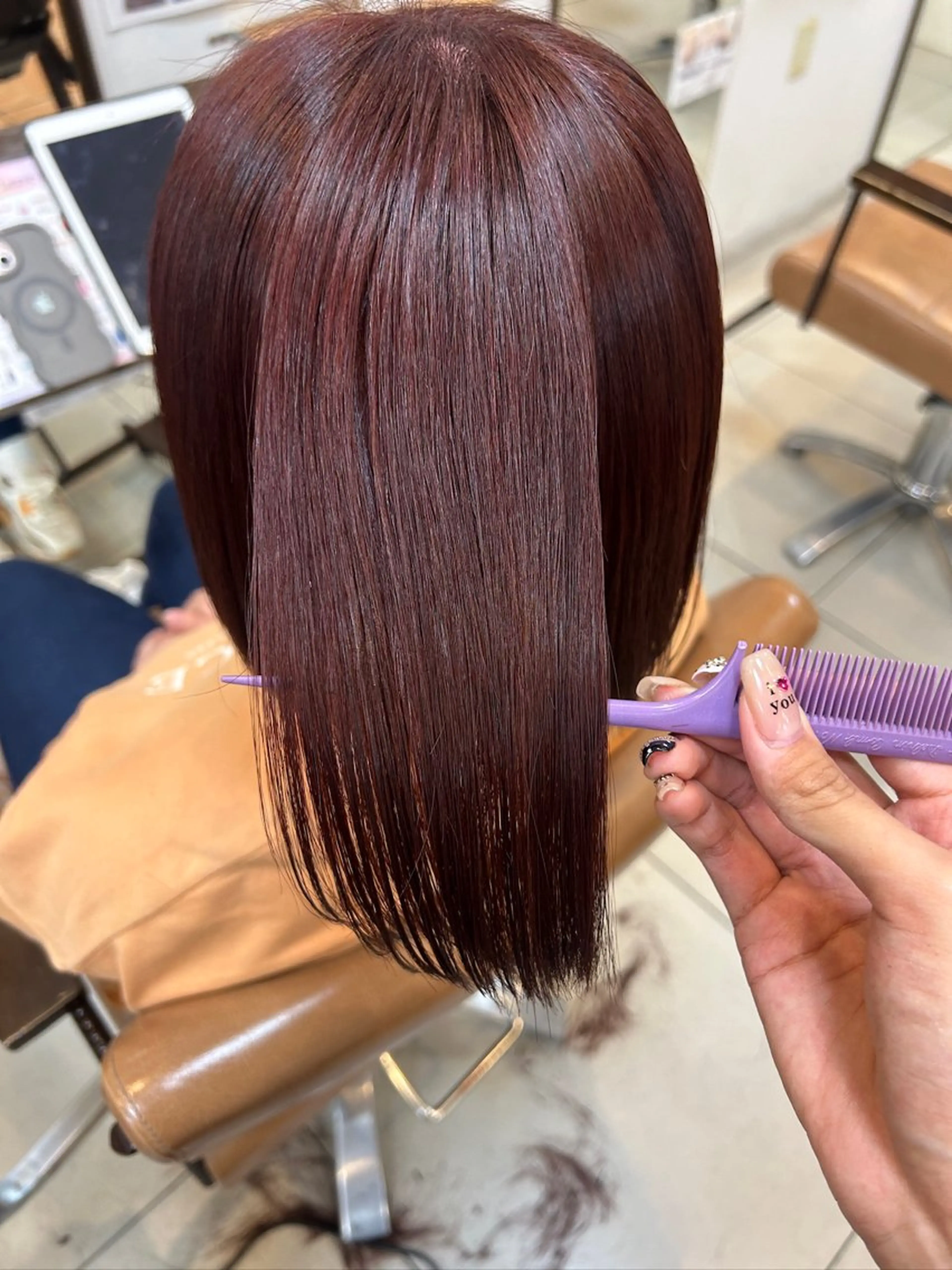 ミディアム レッドブラウン カット ヘアカラー 阪田 真奈未のヘアスタイル