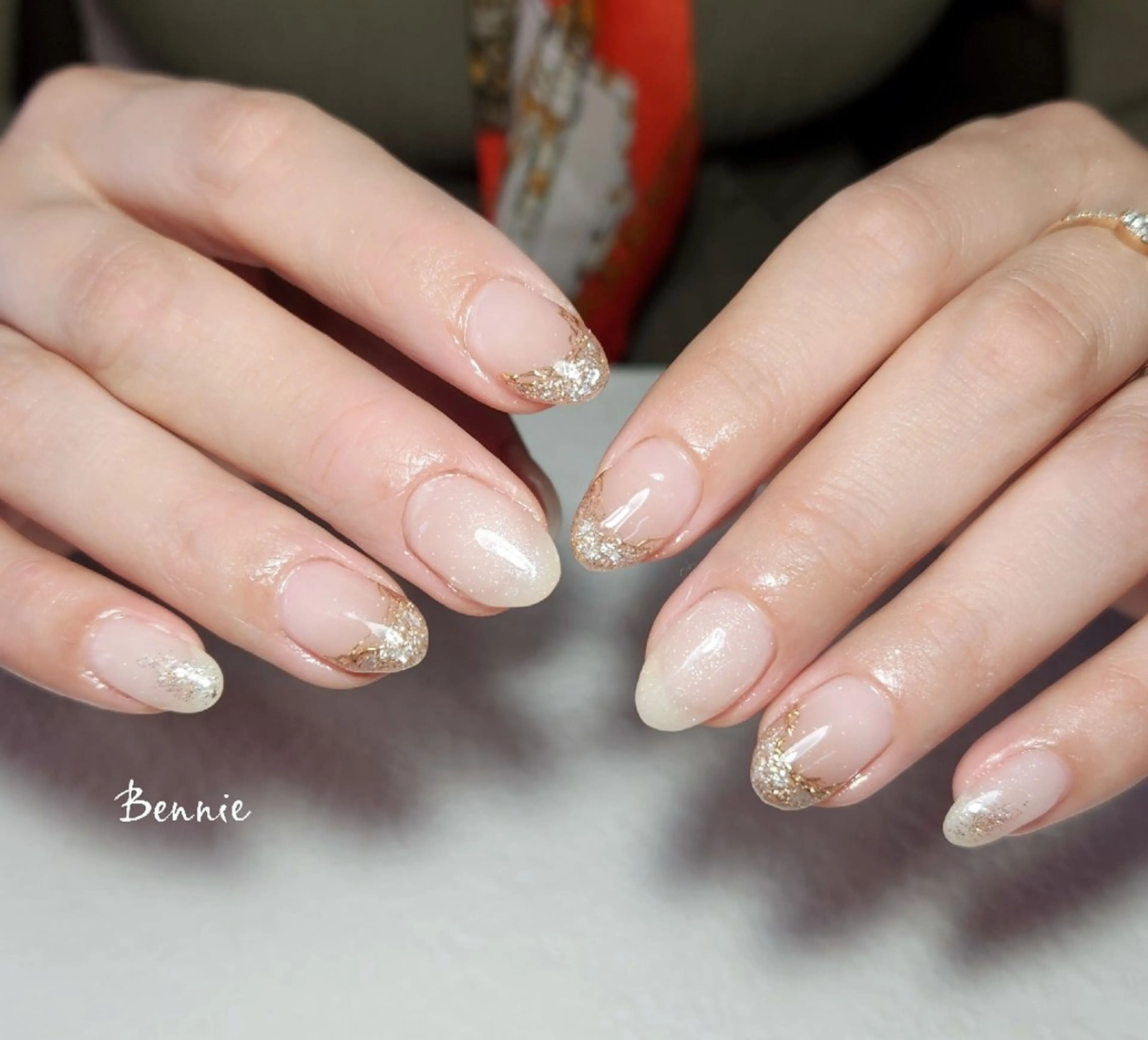 ネイル フレンチネイル グラデーション ラメ(グリッター) 春ネイル ホワイト ハンドネイル   BENNIEのネイルデザイン