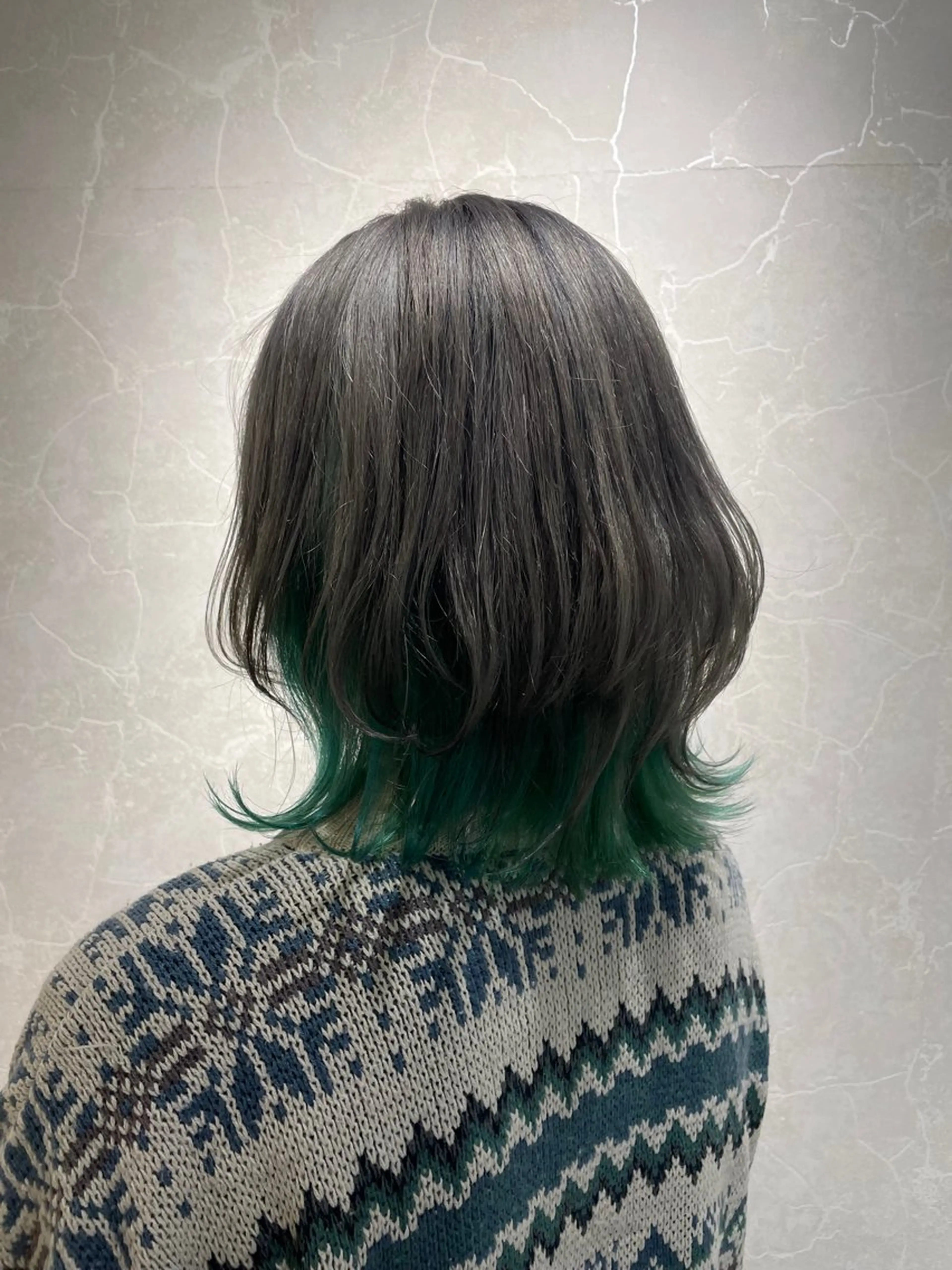 ミディアム カラー カット ヘアカラー 髪の家 tiki所属・髪の家 tikiのヘアスタイル