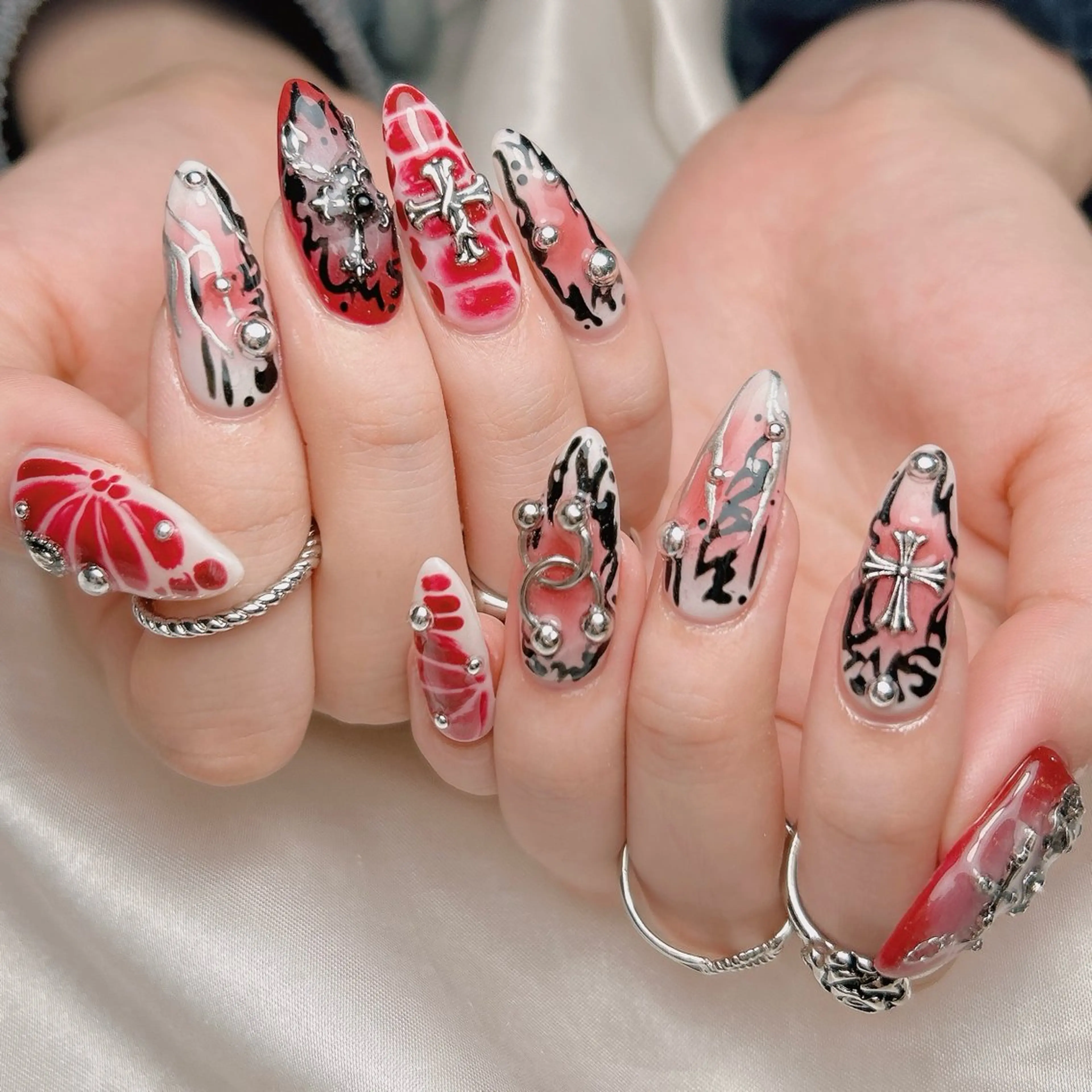 ネイル 赤色 ハンドネイル junna ちょい個性派ネイルのネイルデザイン