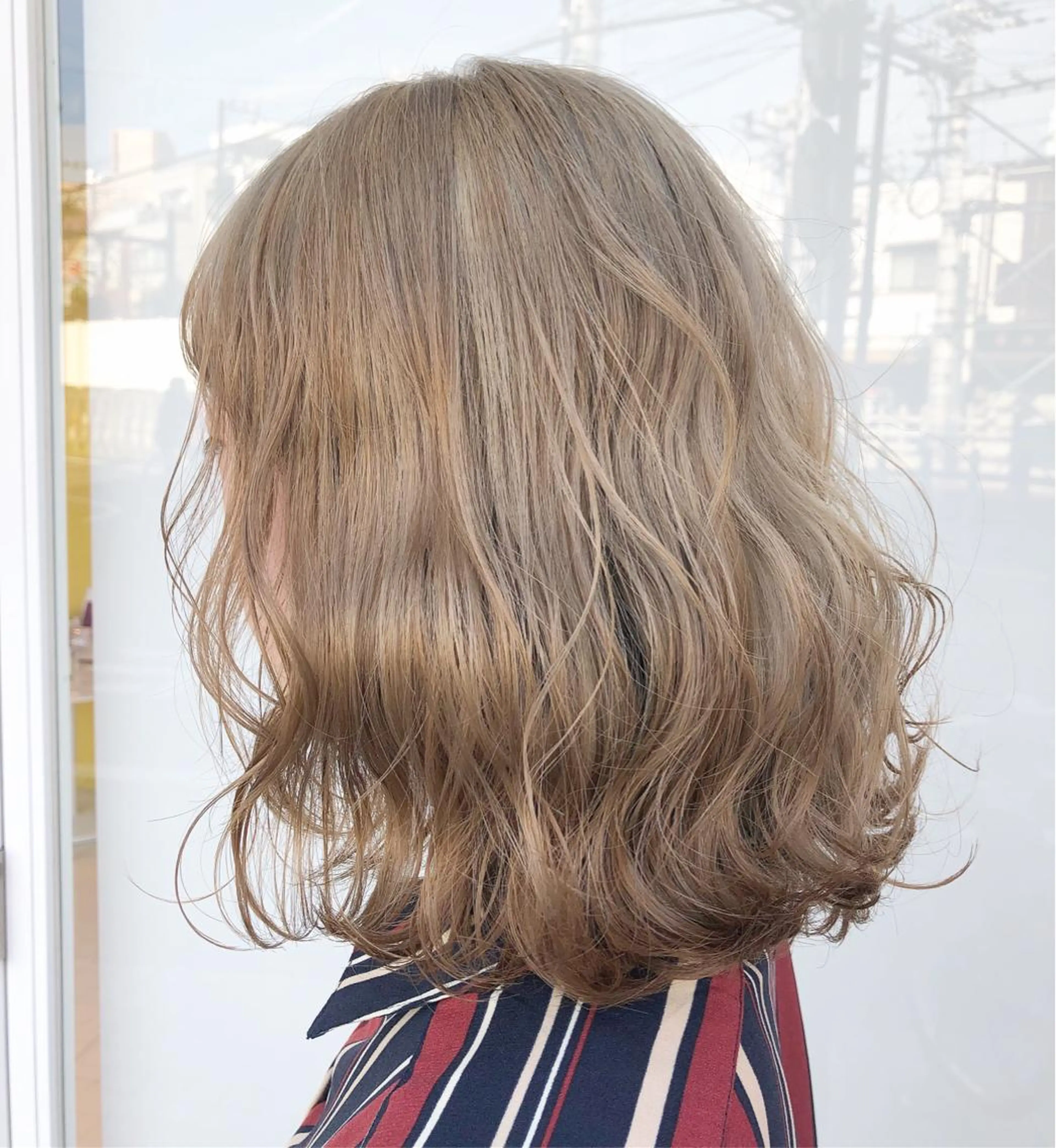 セミロング カラー ベージュカラー ブリーチ ケアブリーチ ハイトーンカラー ハイトーンベージュ sano sayakaのヘアスタイル