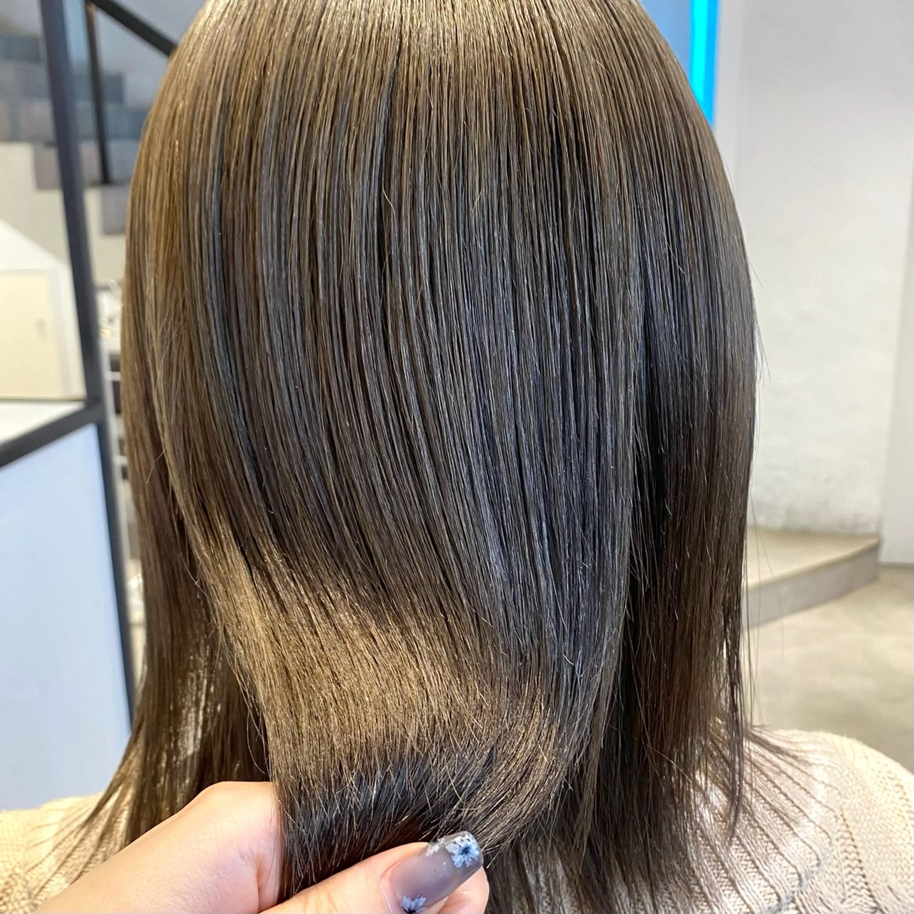 セミロング 酸性ストレート・ メンズ  三原 楊子のヘアスタイル